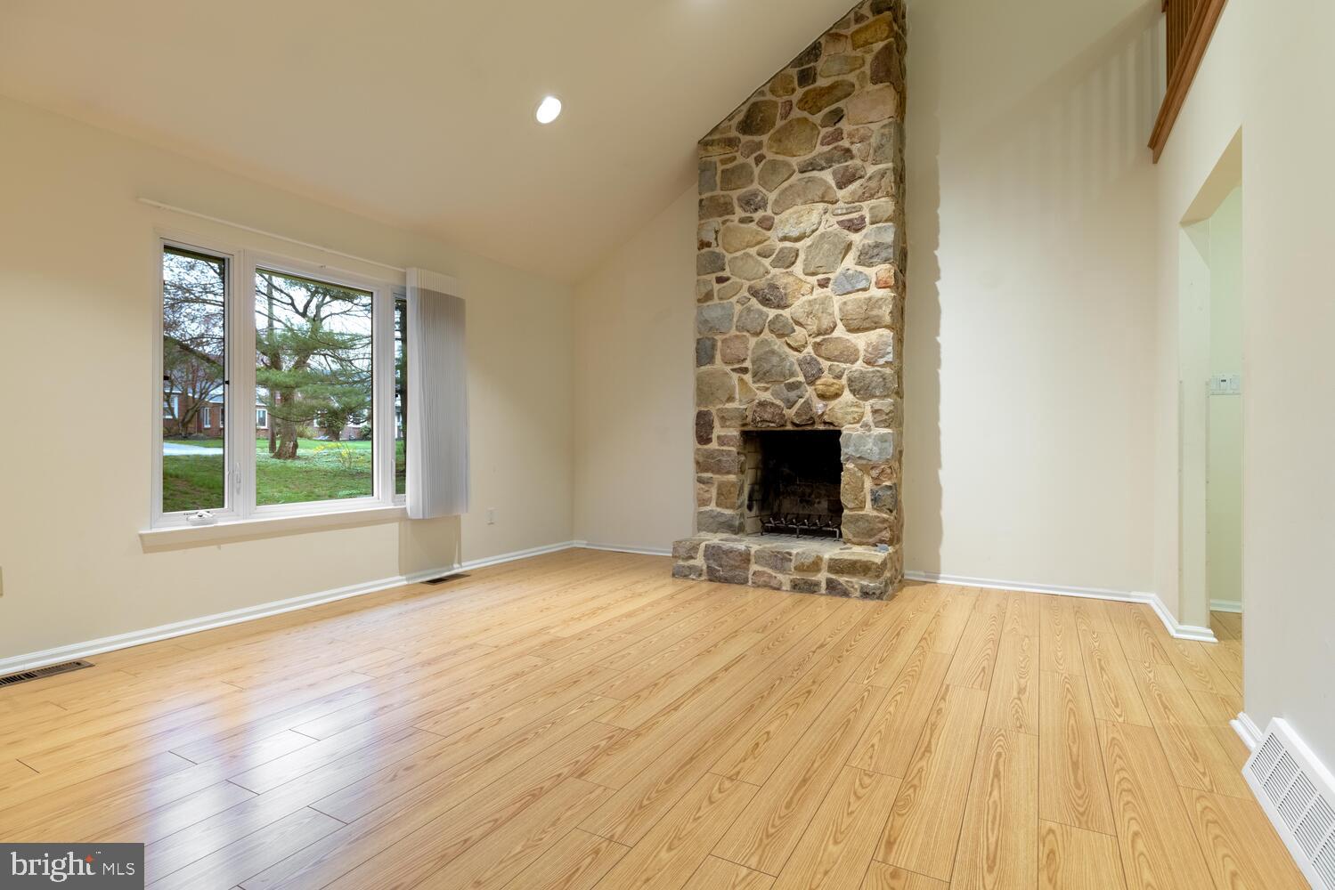 WALNUT HILL - Residential