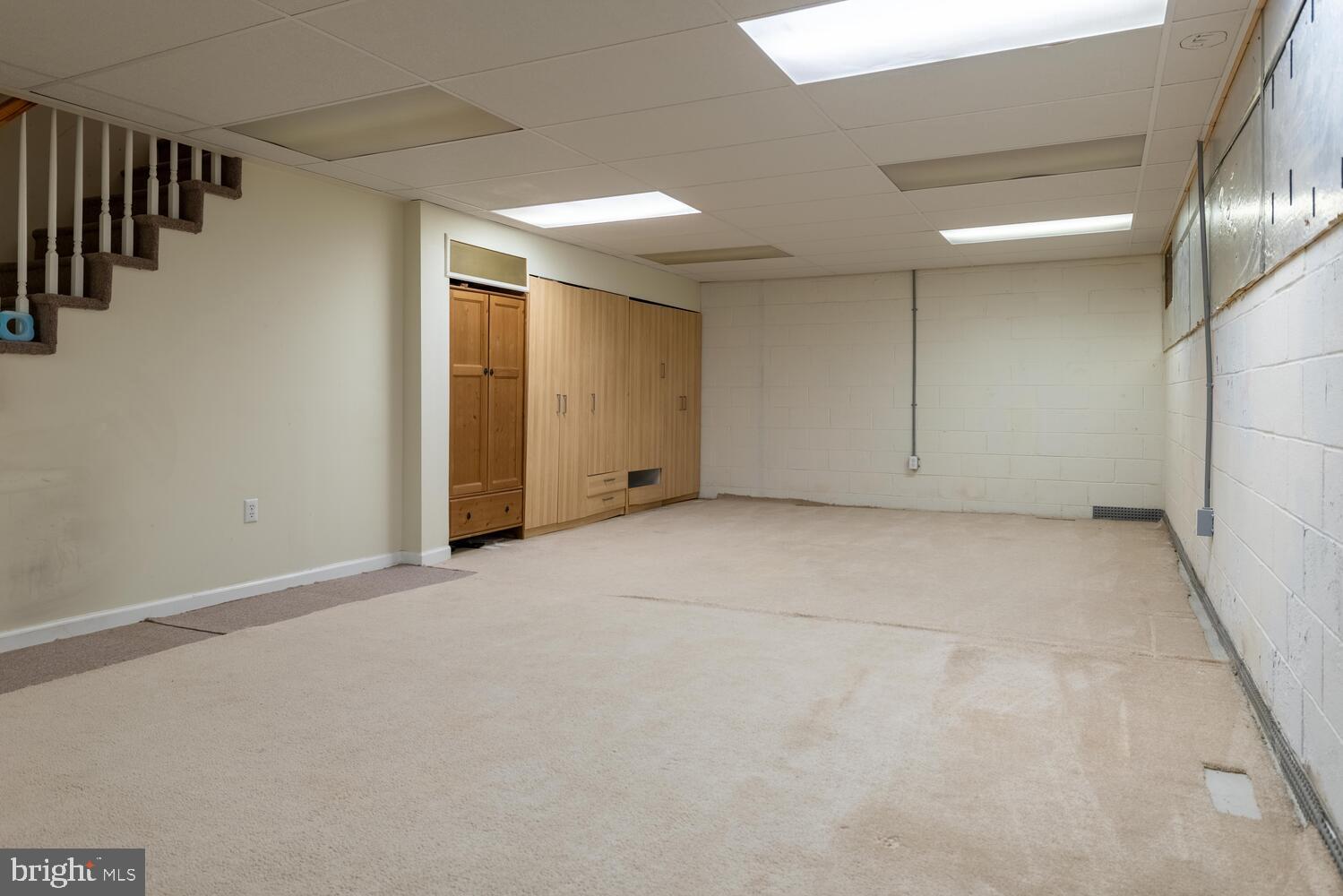 WALNUT HILL - Residential