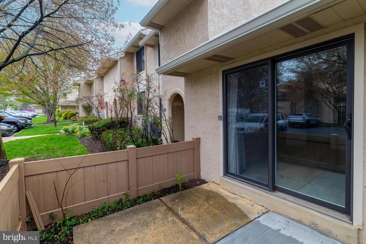 WALNUT HILL - Residential