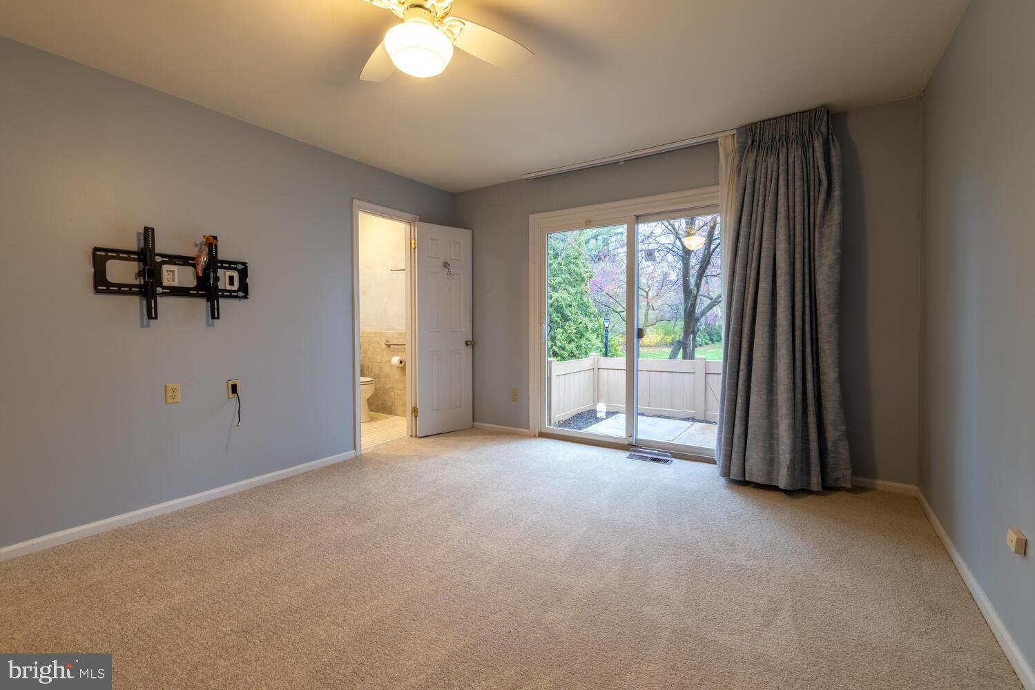 WALNUT HILL - Residential