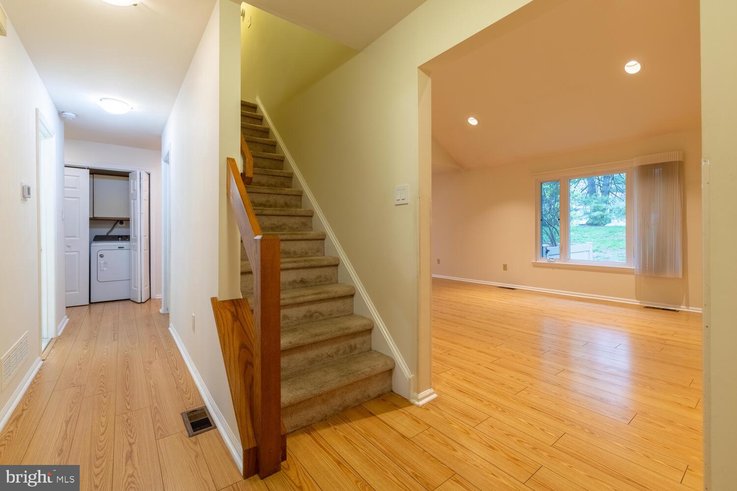 WALNUT HILL - Residential