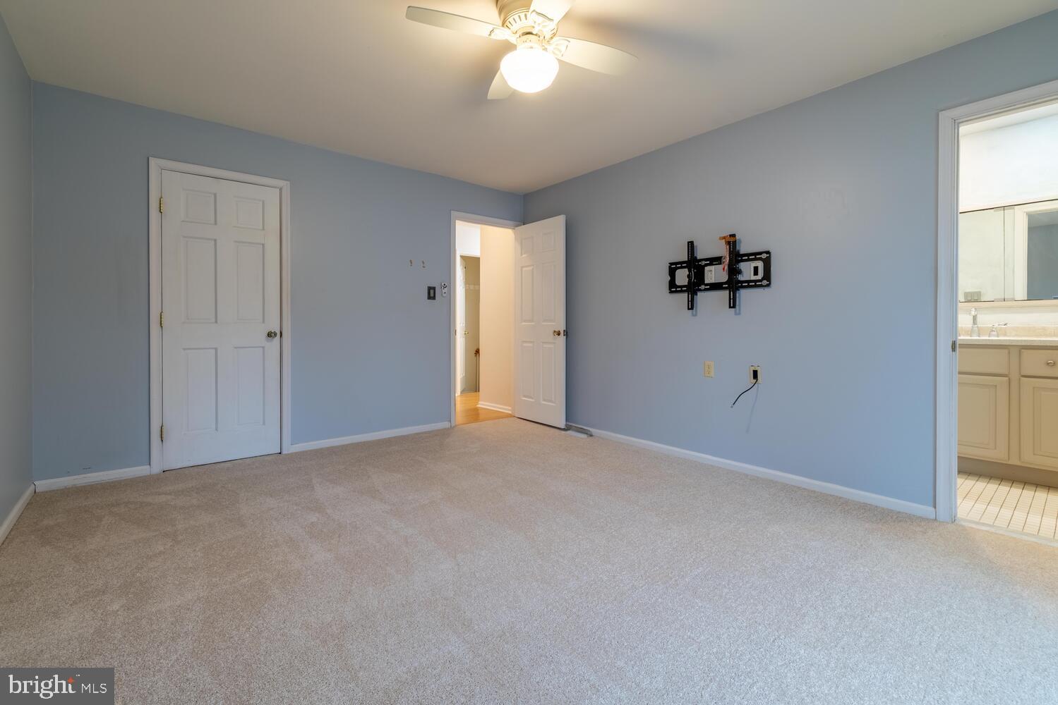 WALNUT HILL - Residential