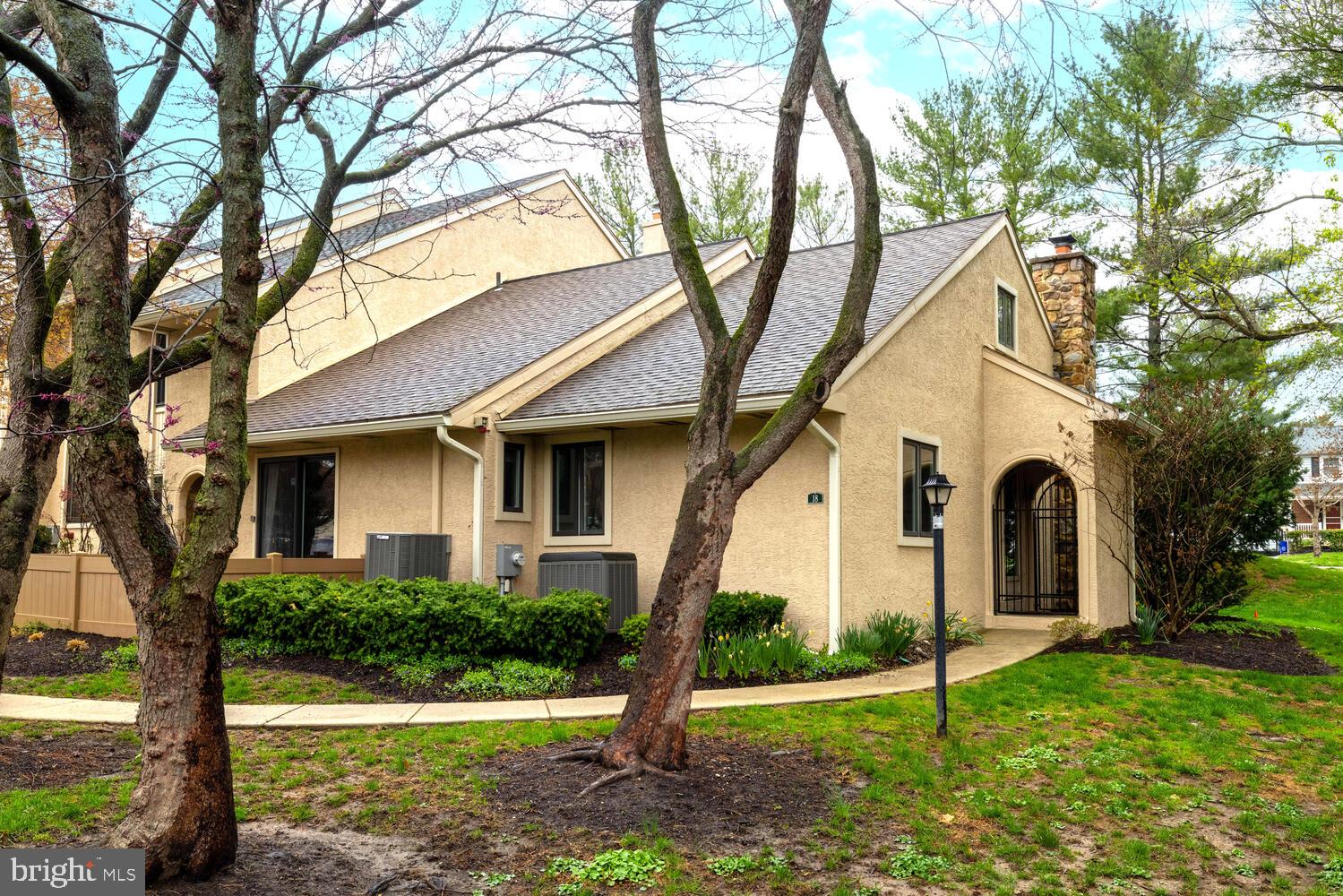 WALNUT HILL - Residential