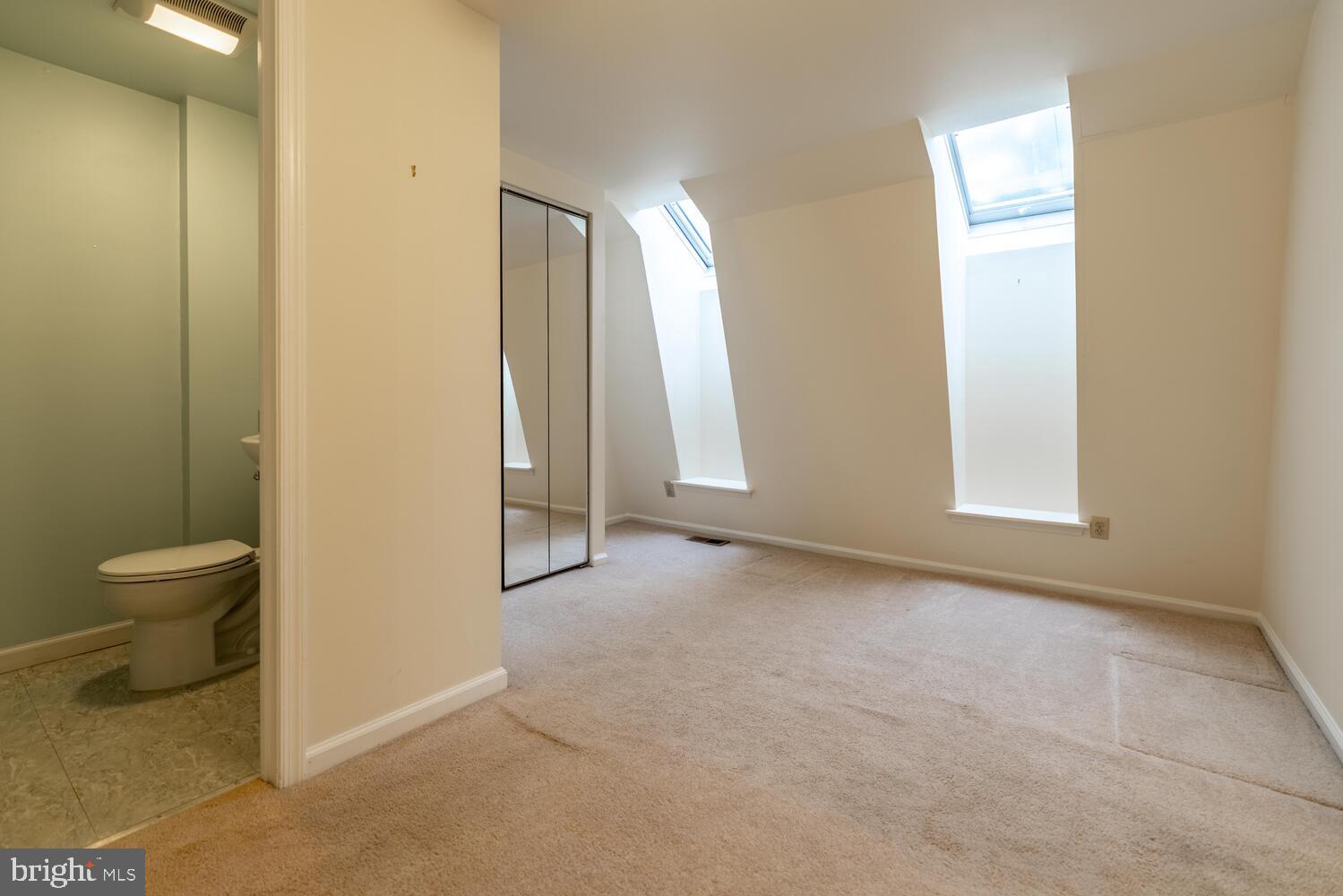 WALNUT HILL - Residential