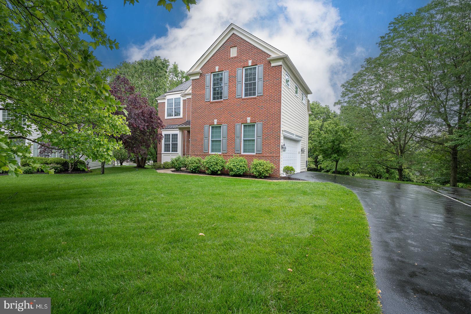 HUNTERS RUN - Residential