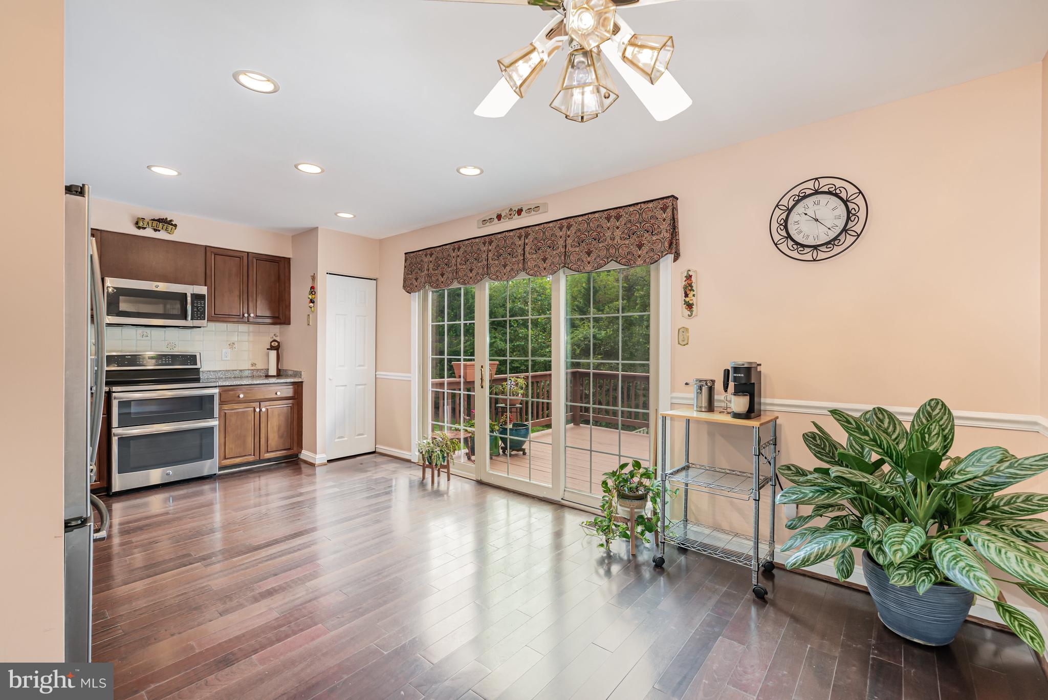 CROMWELL STATION - Residential