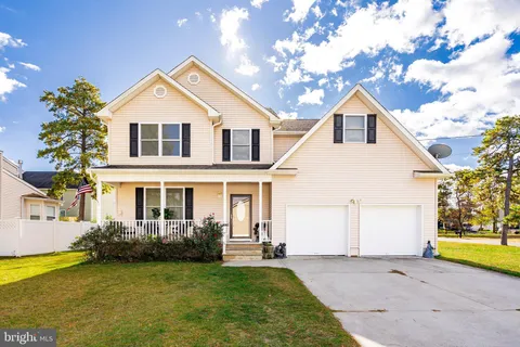 1200 Wellington Avenue, Toms River, NJ MLS: NJOC2038154