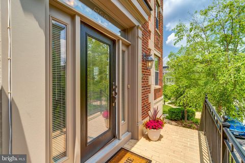 Condo For Sale - 510 Overlook Park Drive #32<br/> OXON HILL, MD 20745