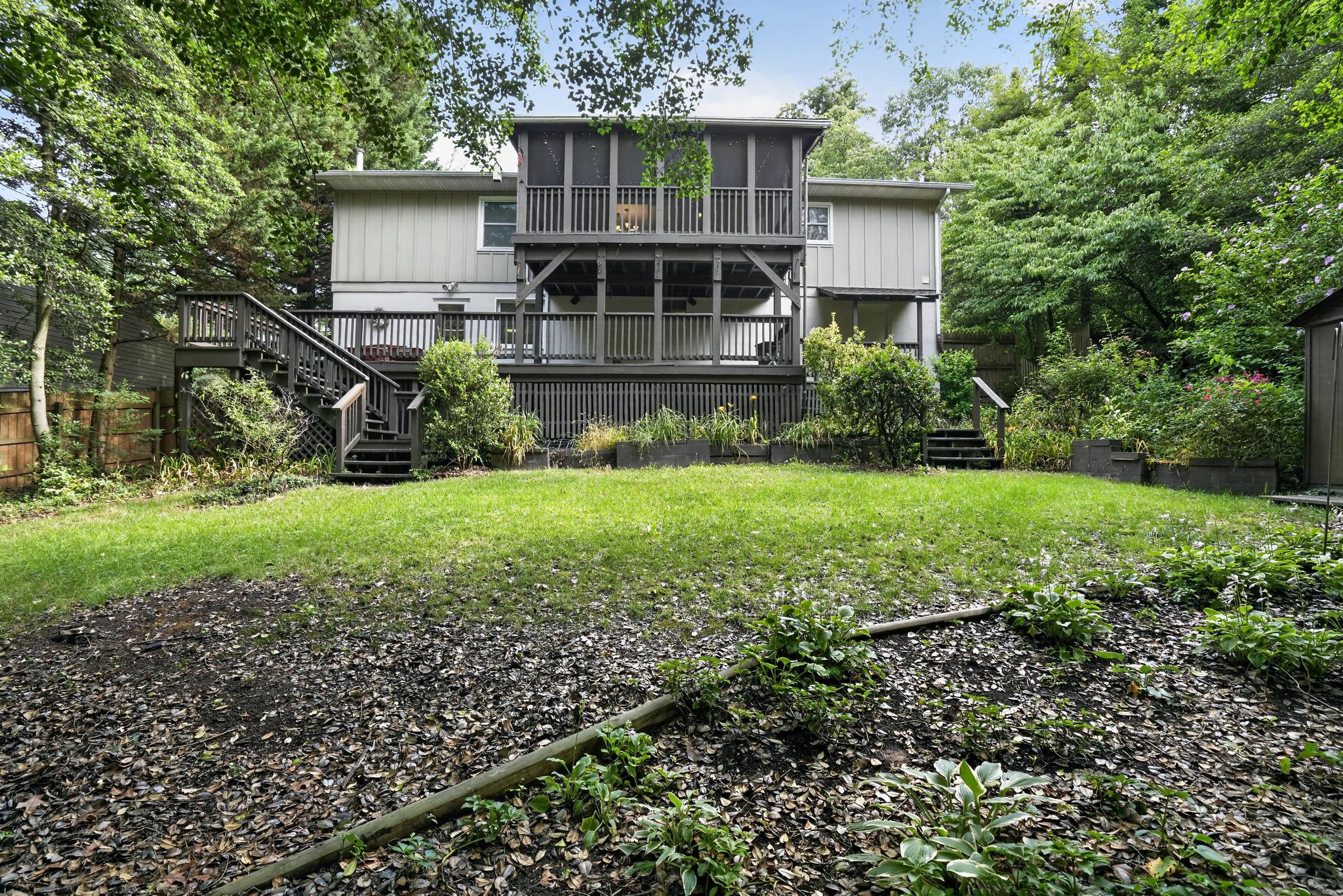 1045 SKYVIEW DRIVE