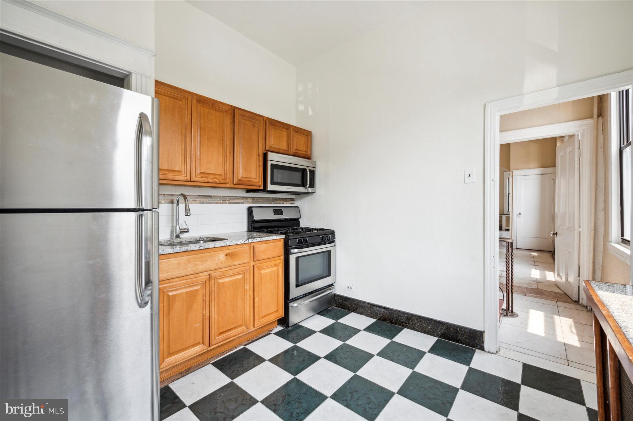 EAST PASSYUNK CROSSING - Residential Lease