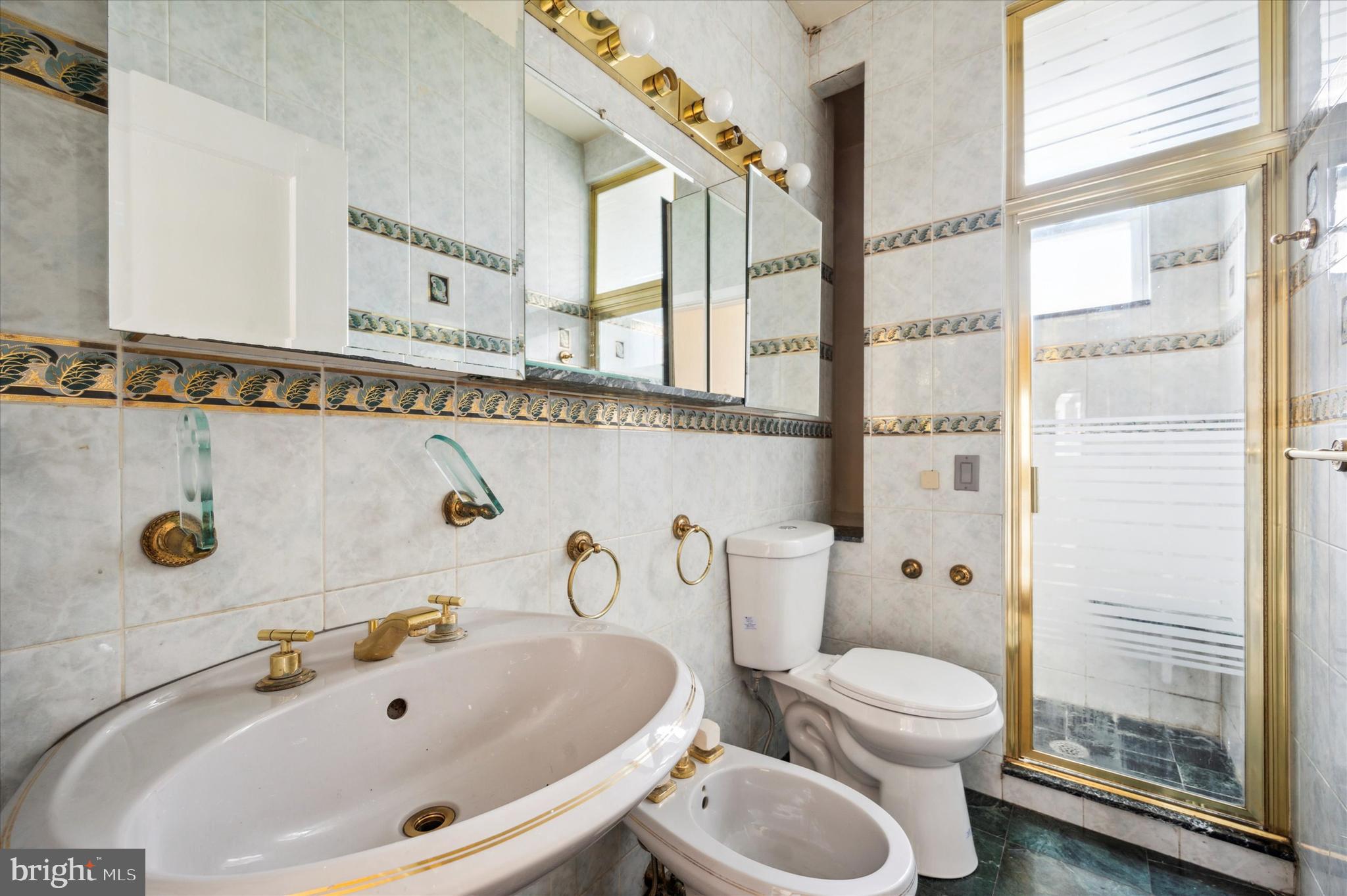 EAST PASSYUNK CROSSING - Residential Lease