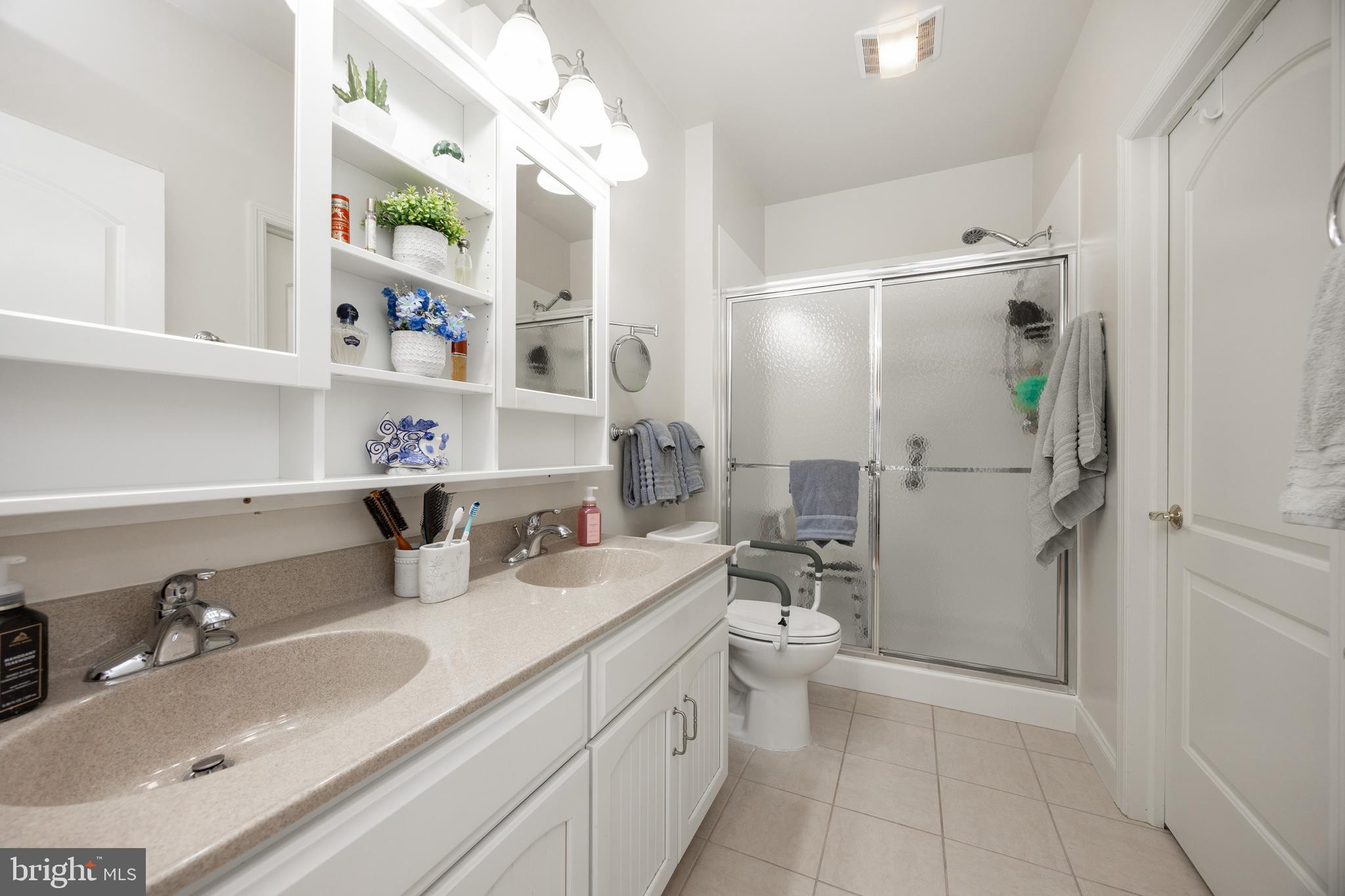 THE WOODS AT ROCK RAYMOND - Residential