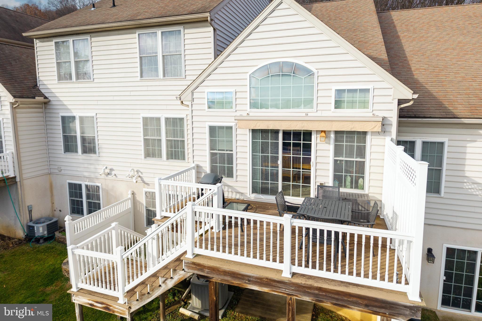 THE WOODS AT ROCK RAYMOND - Residential