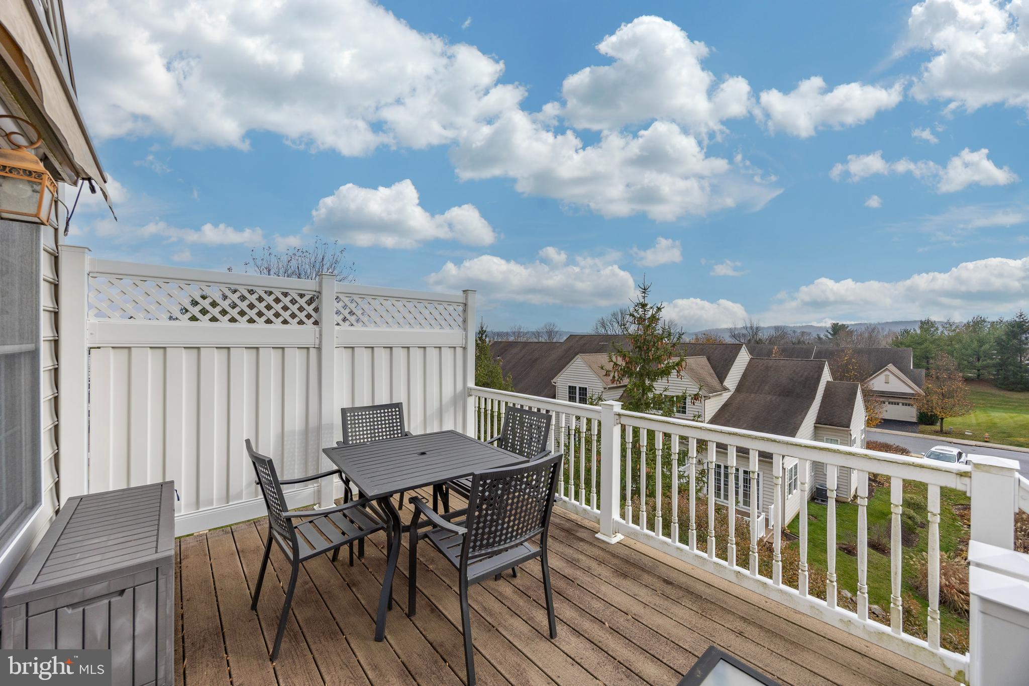 THE WOODS AT ROCK RAYMOND - Residential