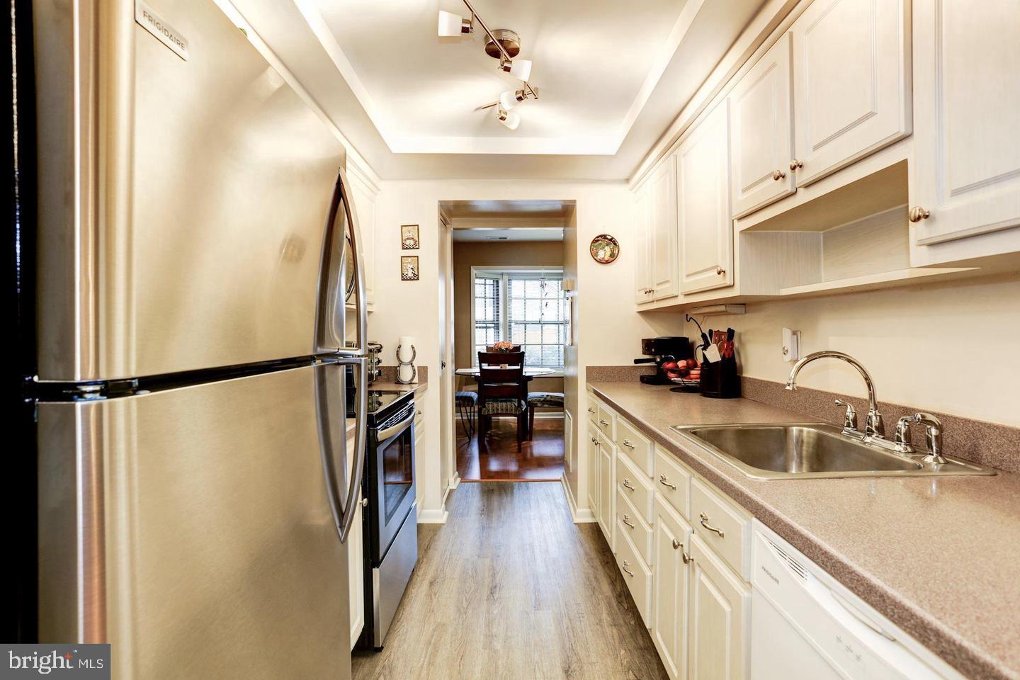 REFLECTION LAKE - Residential Lease