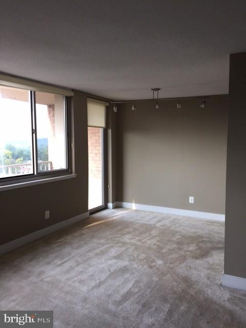 SILVER SPRING - Residential Lease