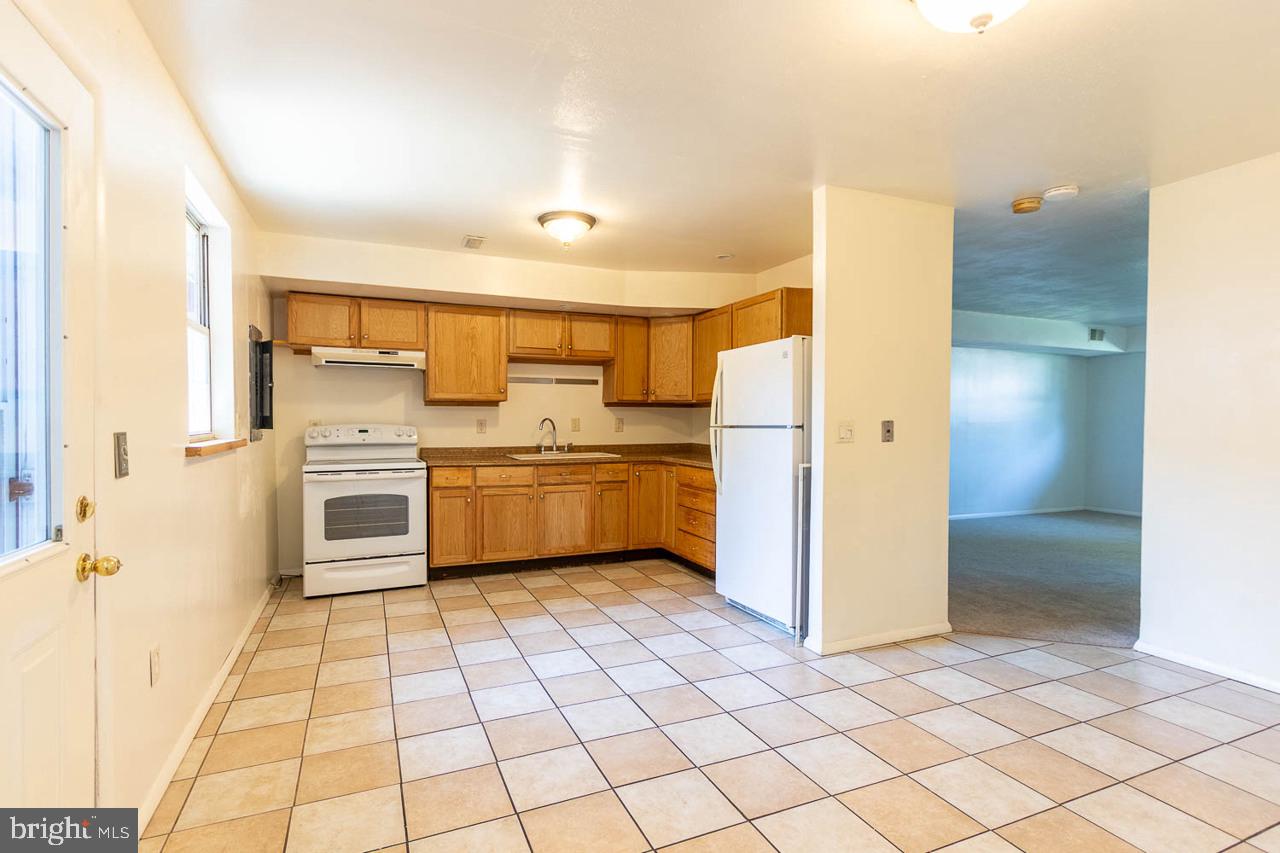 1111 W AARON DRIVE E