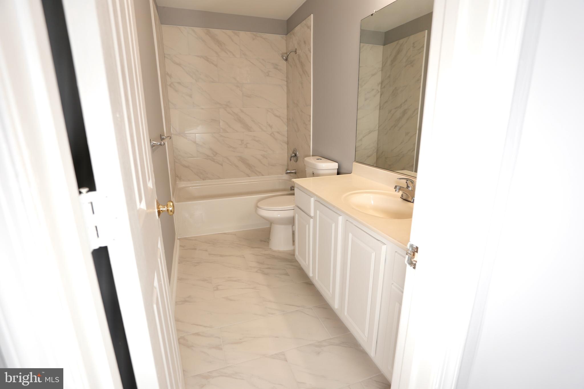 ARGYLE HILLS - Residential Lease