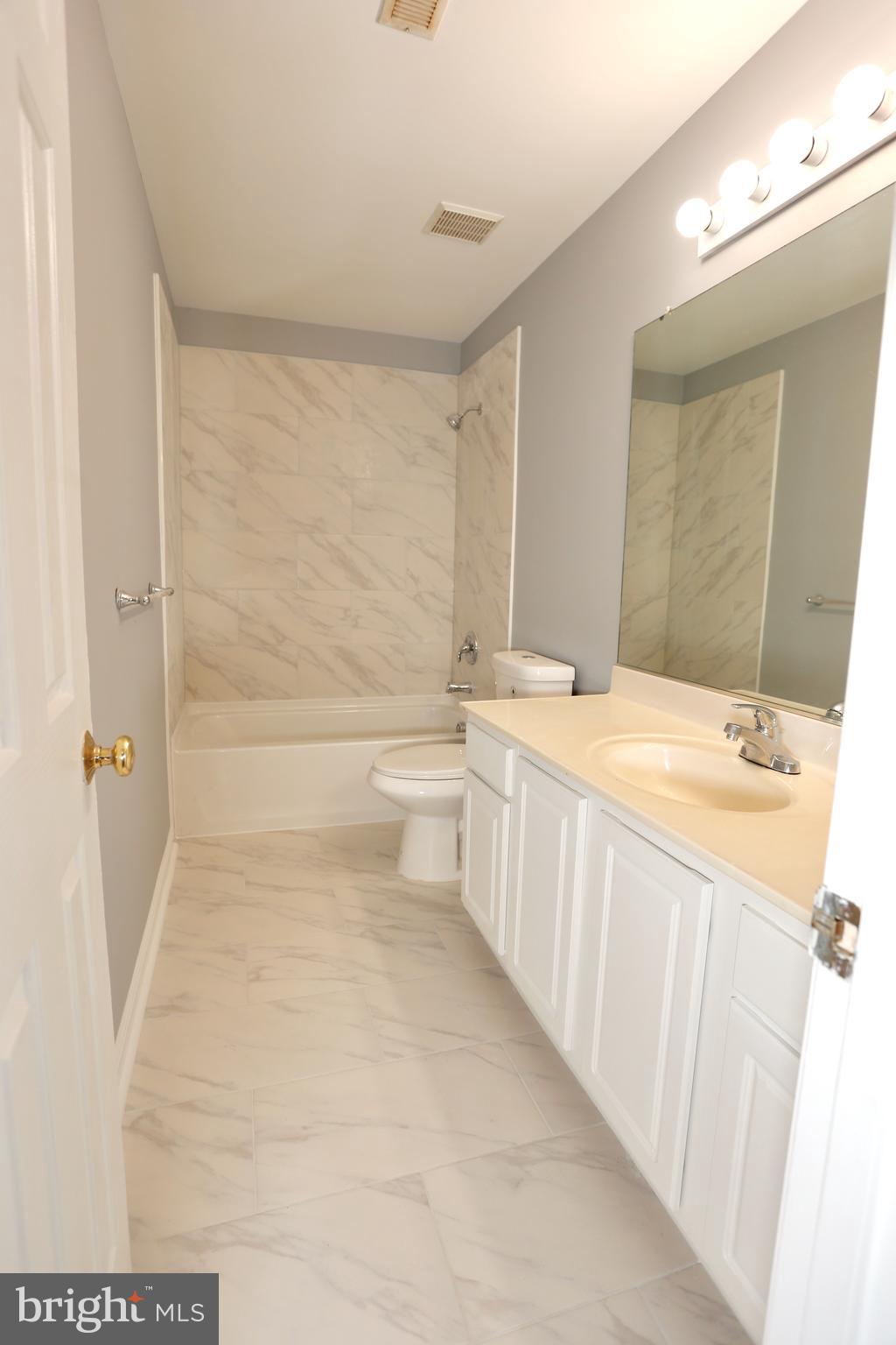 ARGYLE HILLS - Residential Lease