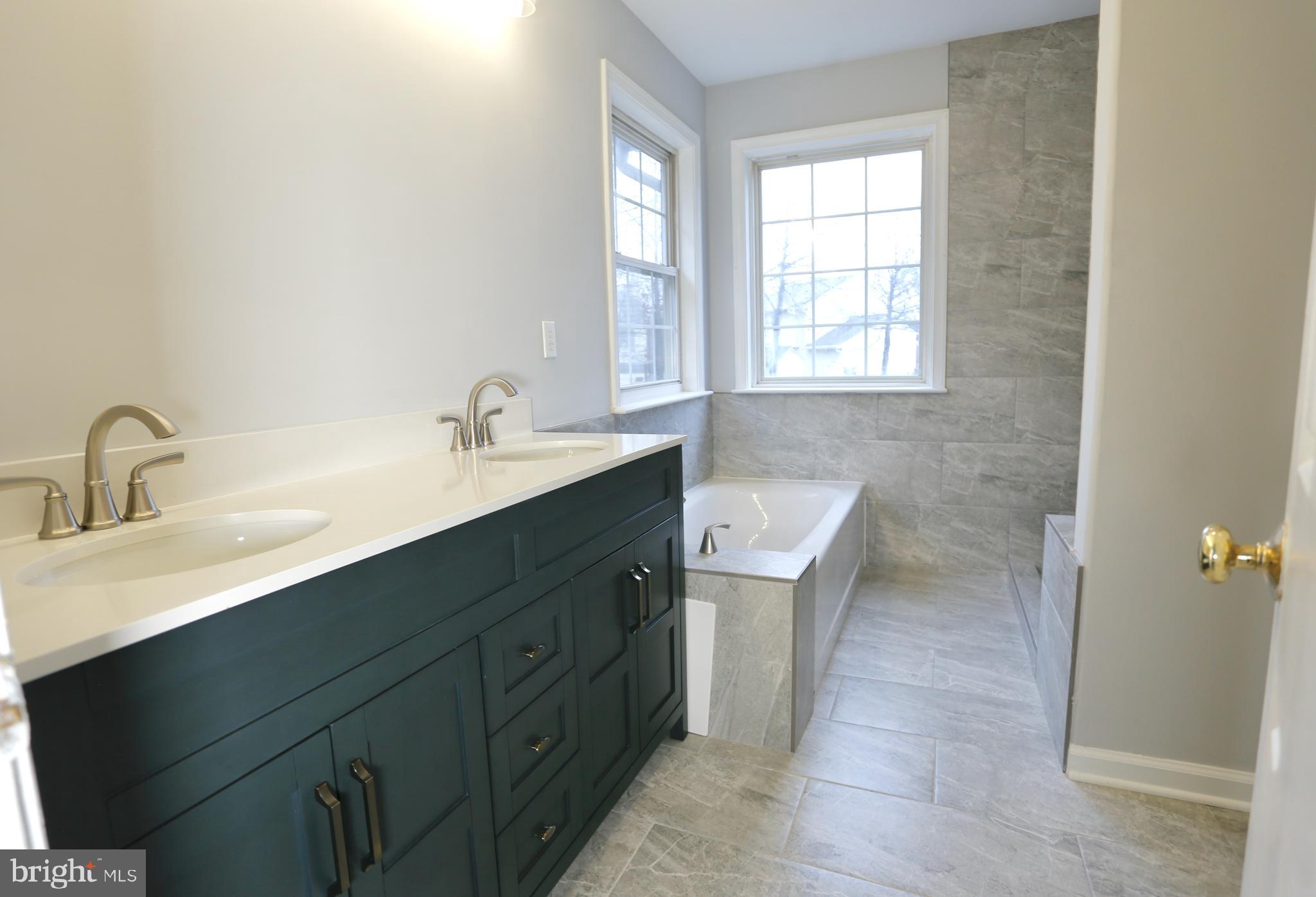 ARGYLE HILLS - Residential Lease