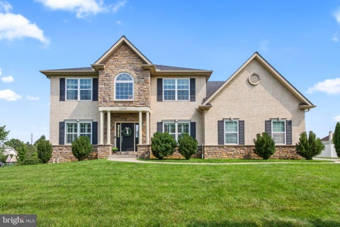 Homes For Sale - 2305 Madeira Drive<br/> MACUNGIE, PA 18062