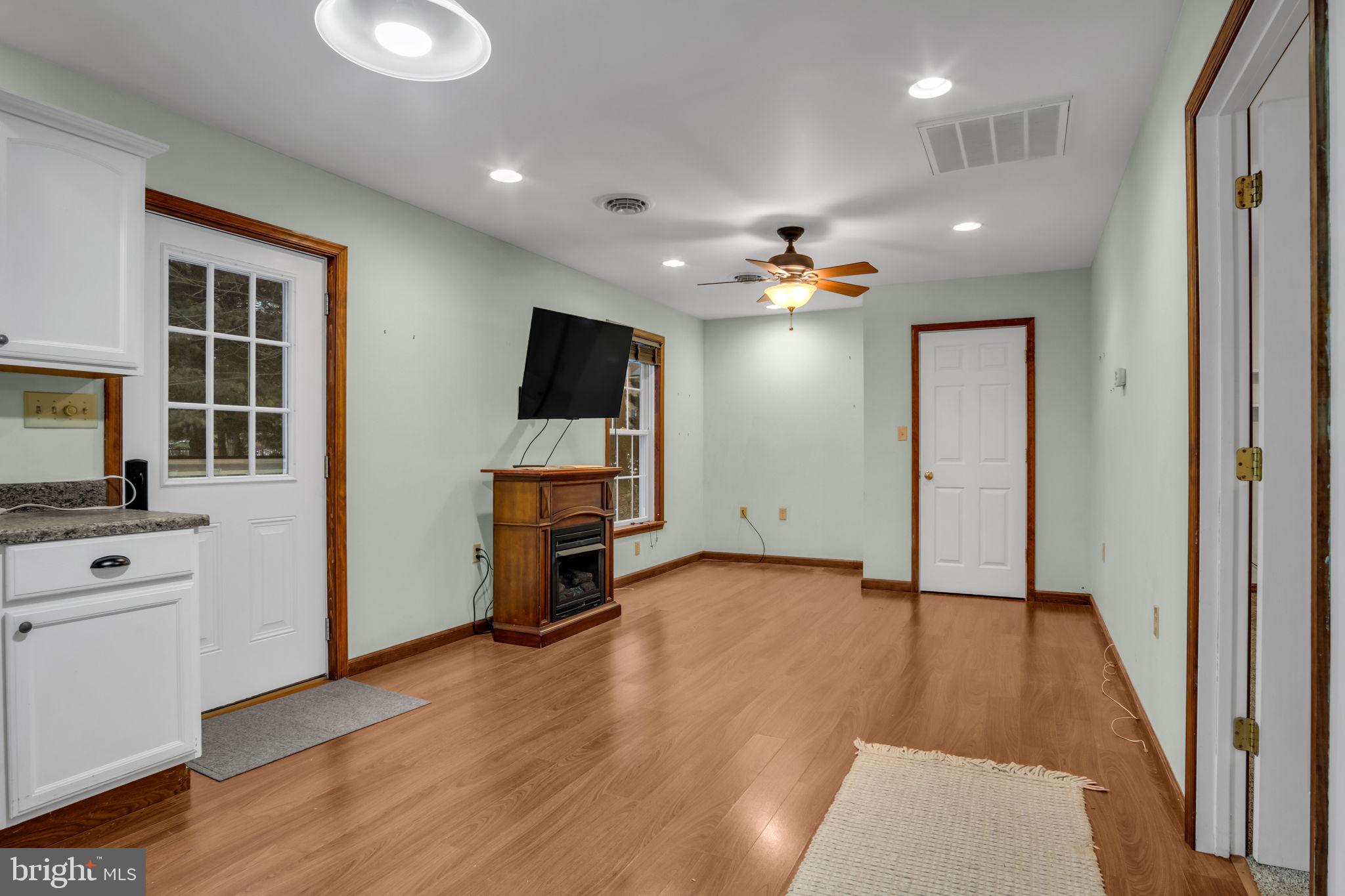 THE OAKS - Residential