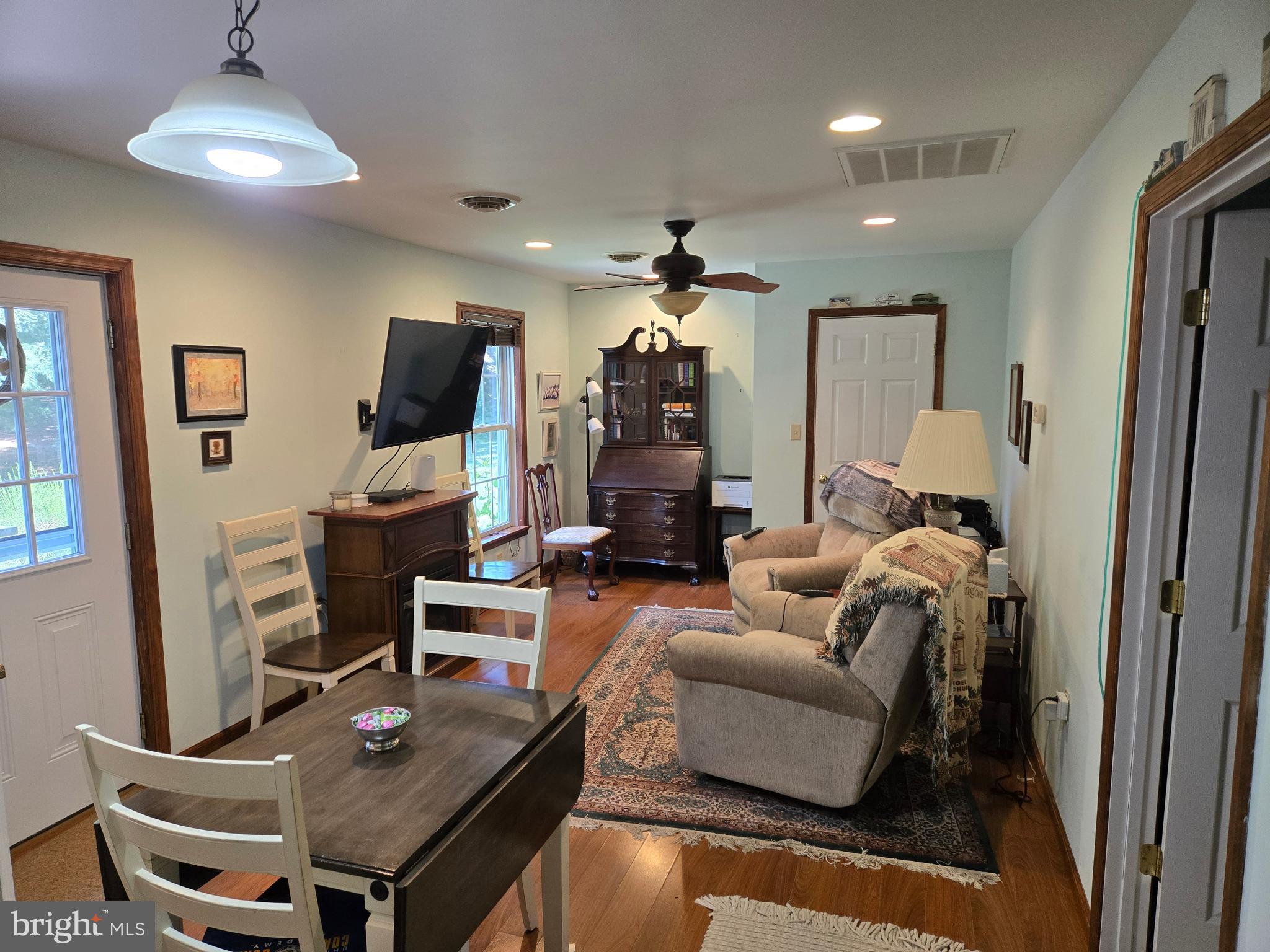 THE OAKS - Residential