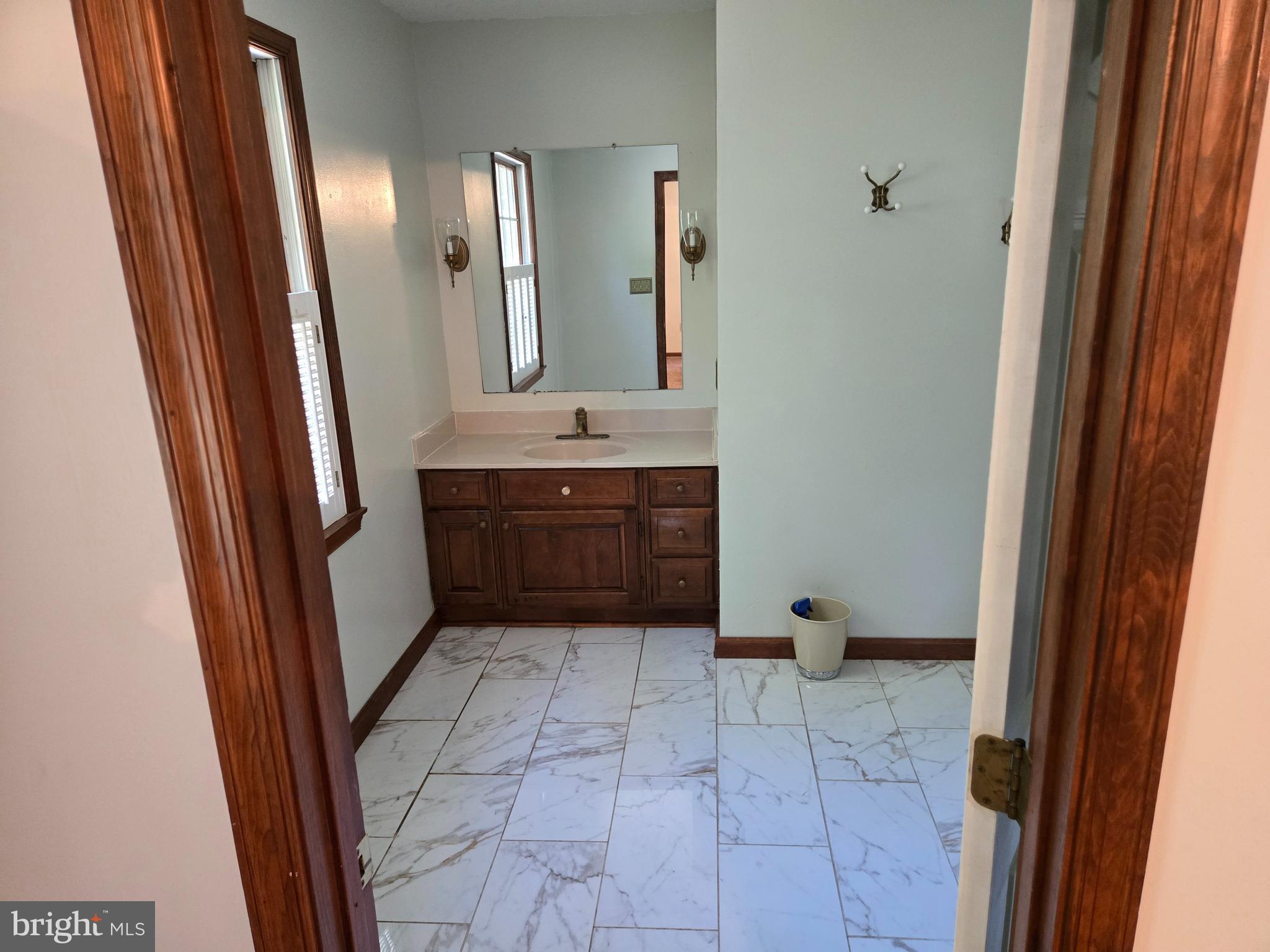 THE OAKS - Residential