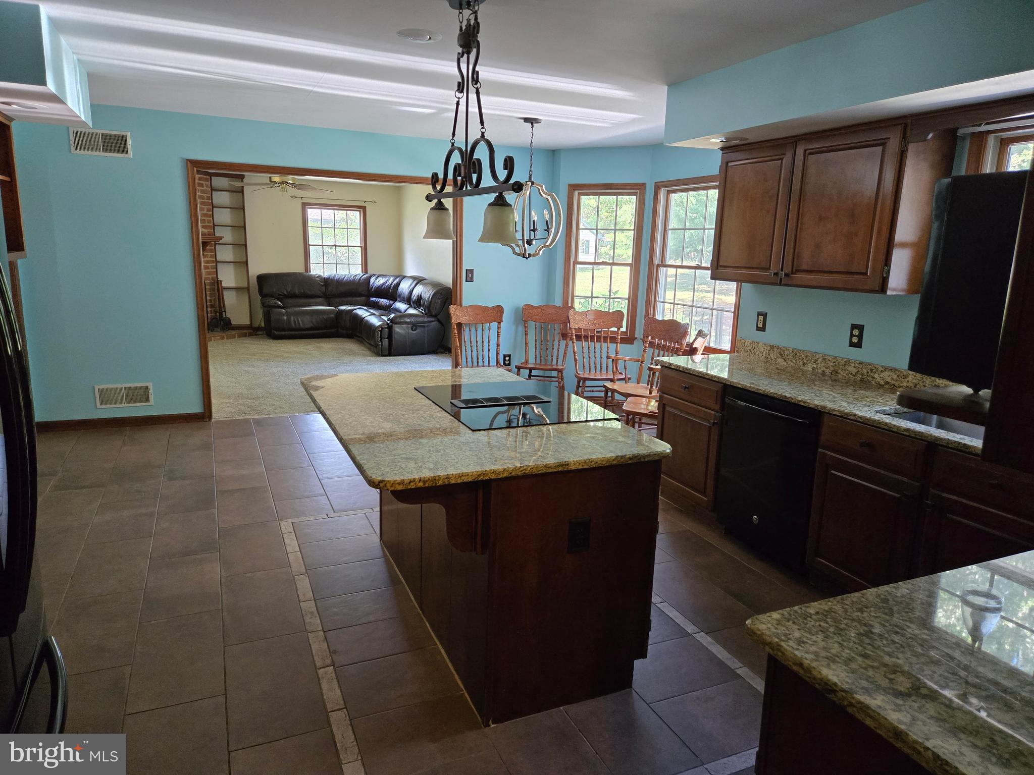 THE OAKS - Residential