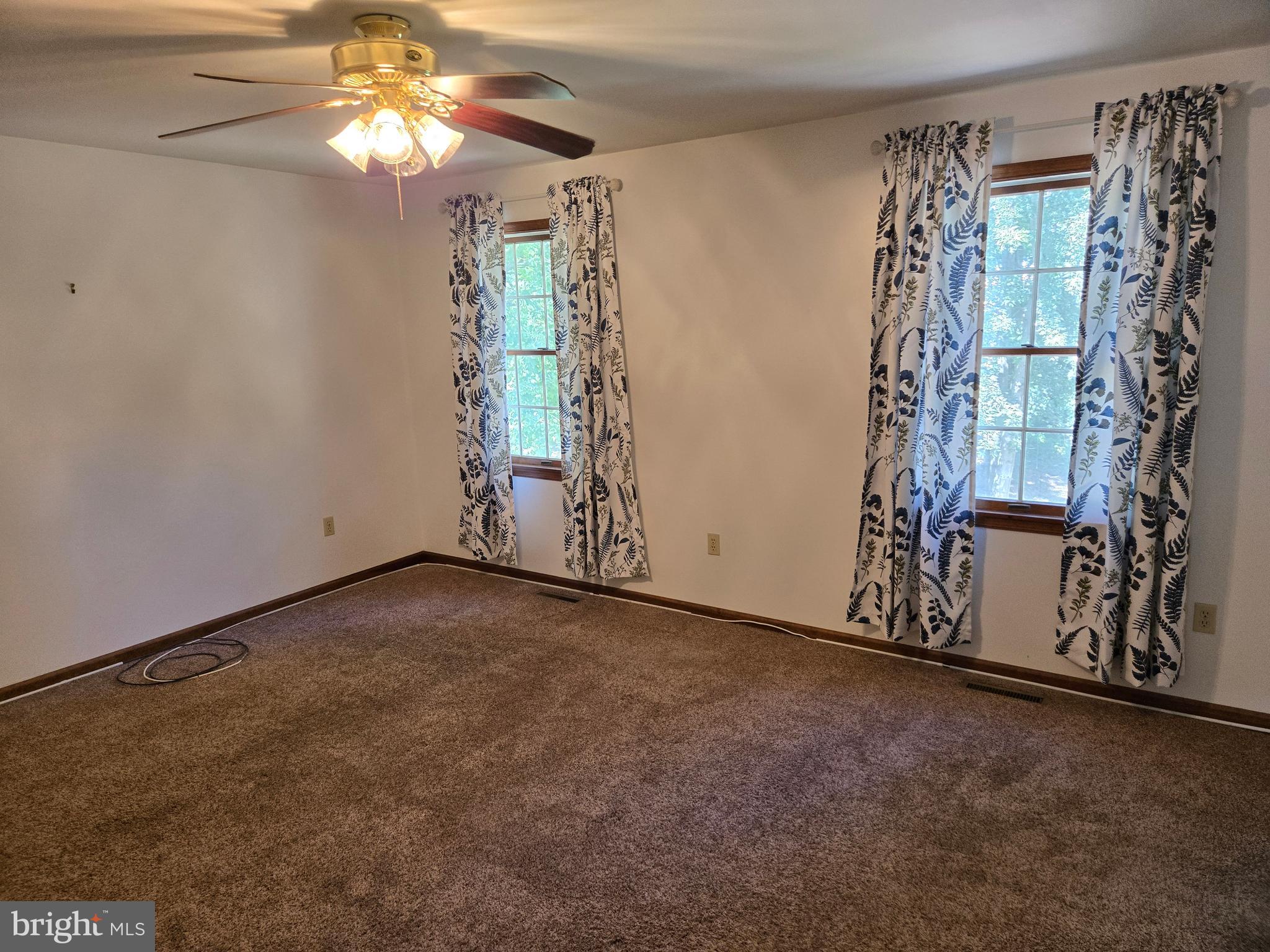 THE OAKS - Residential