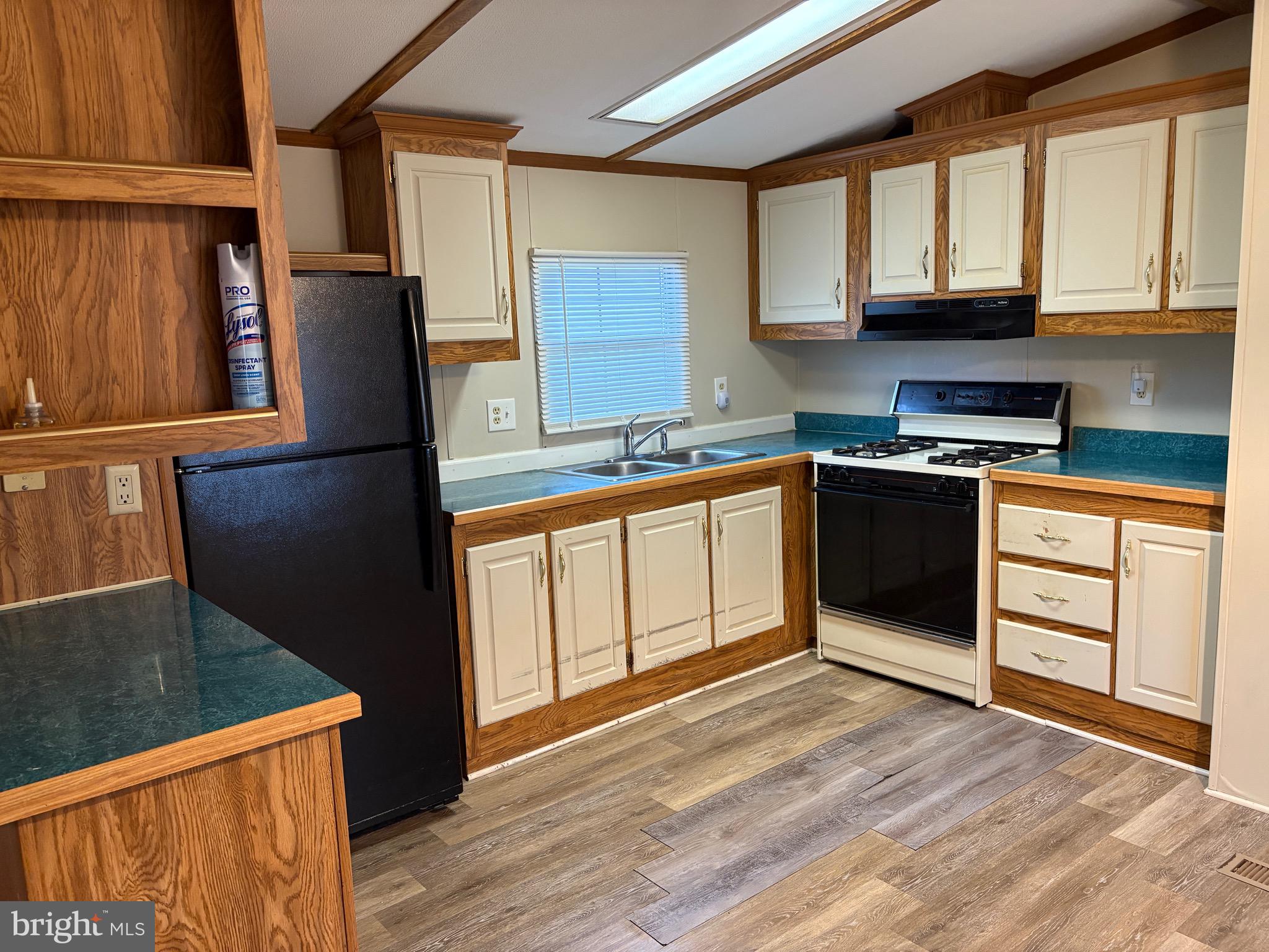 1021 BARBERRY AVE T67