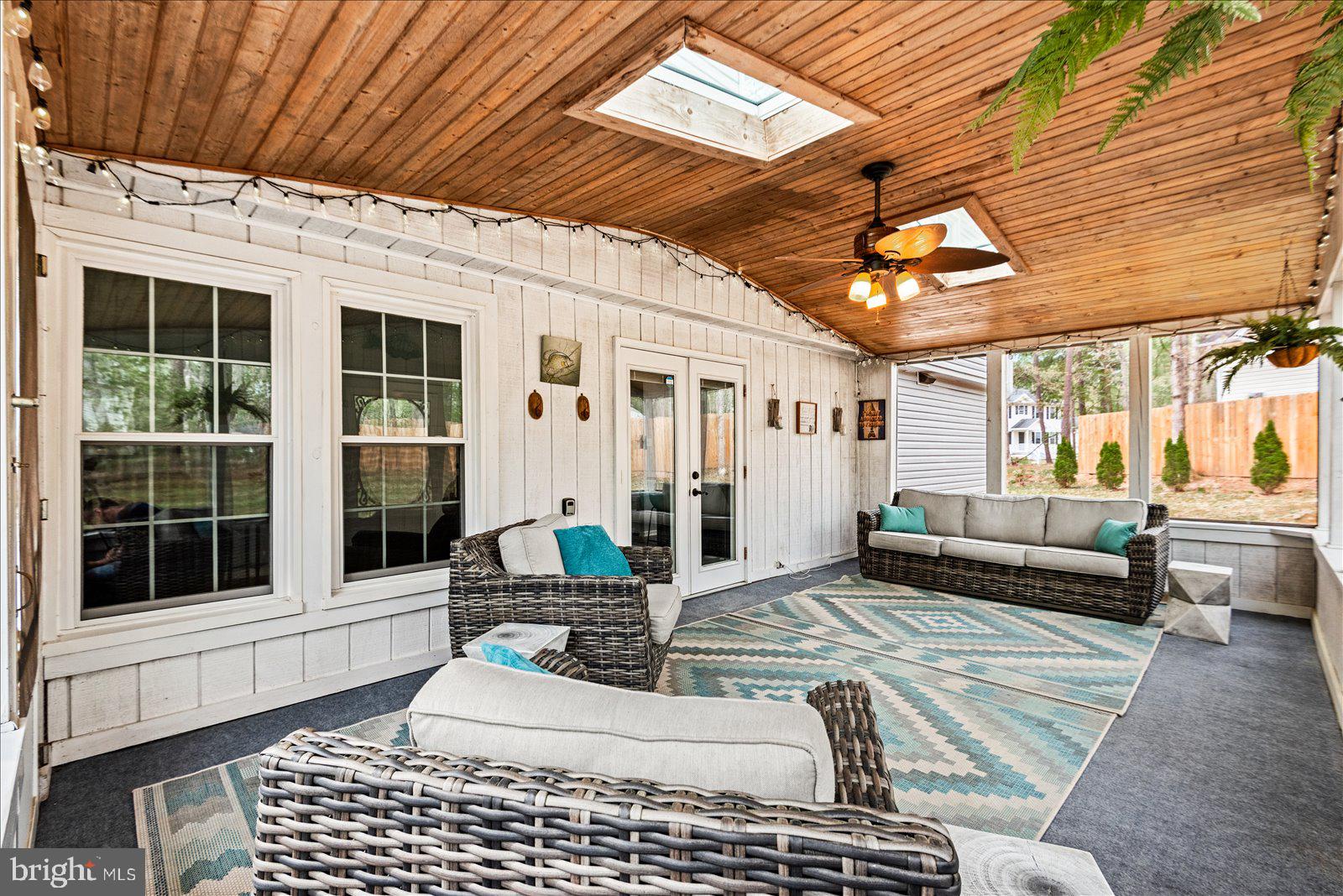 LAKE LAND OR - Residential