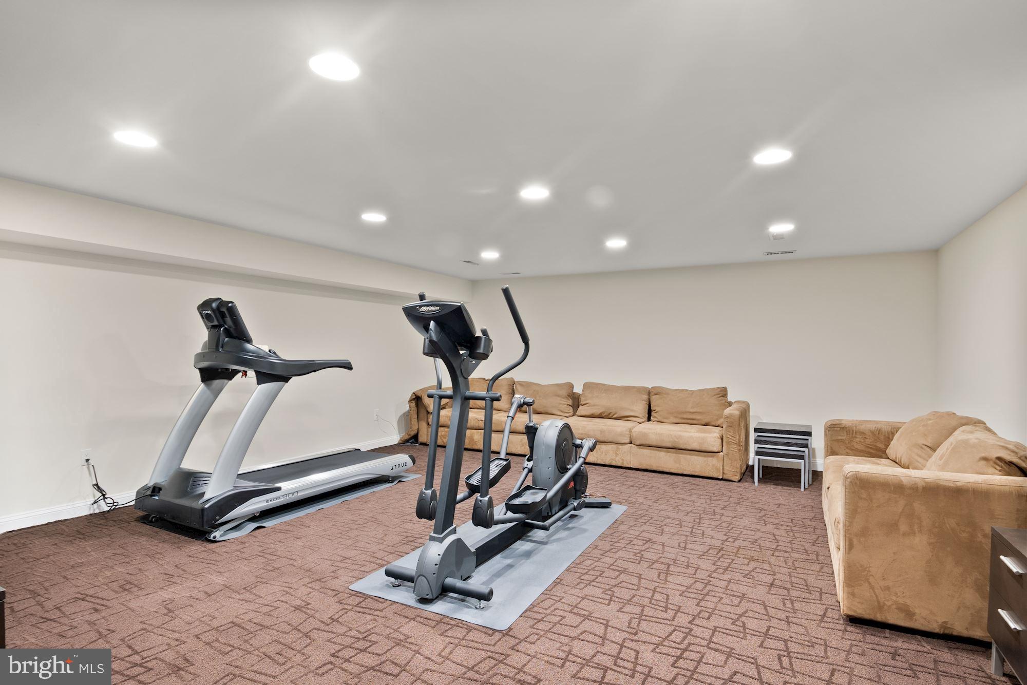 BURNING TREE ESTATES - Residential