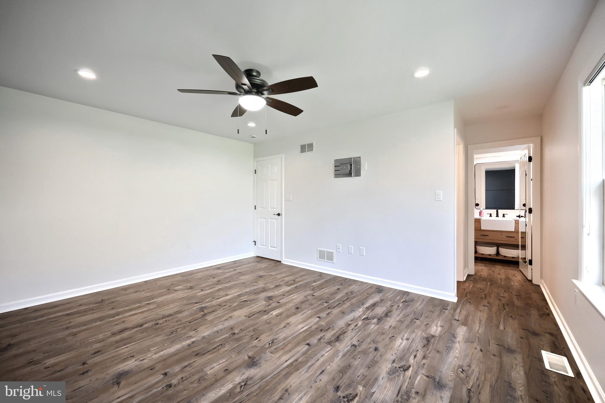 ALLYSON'S CROSSING - Residential