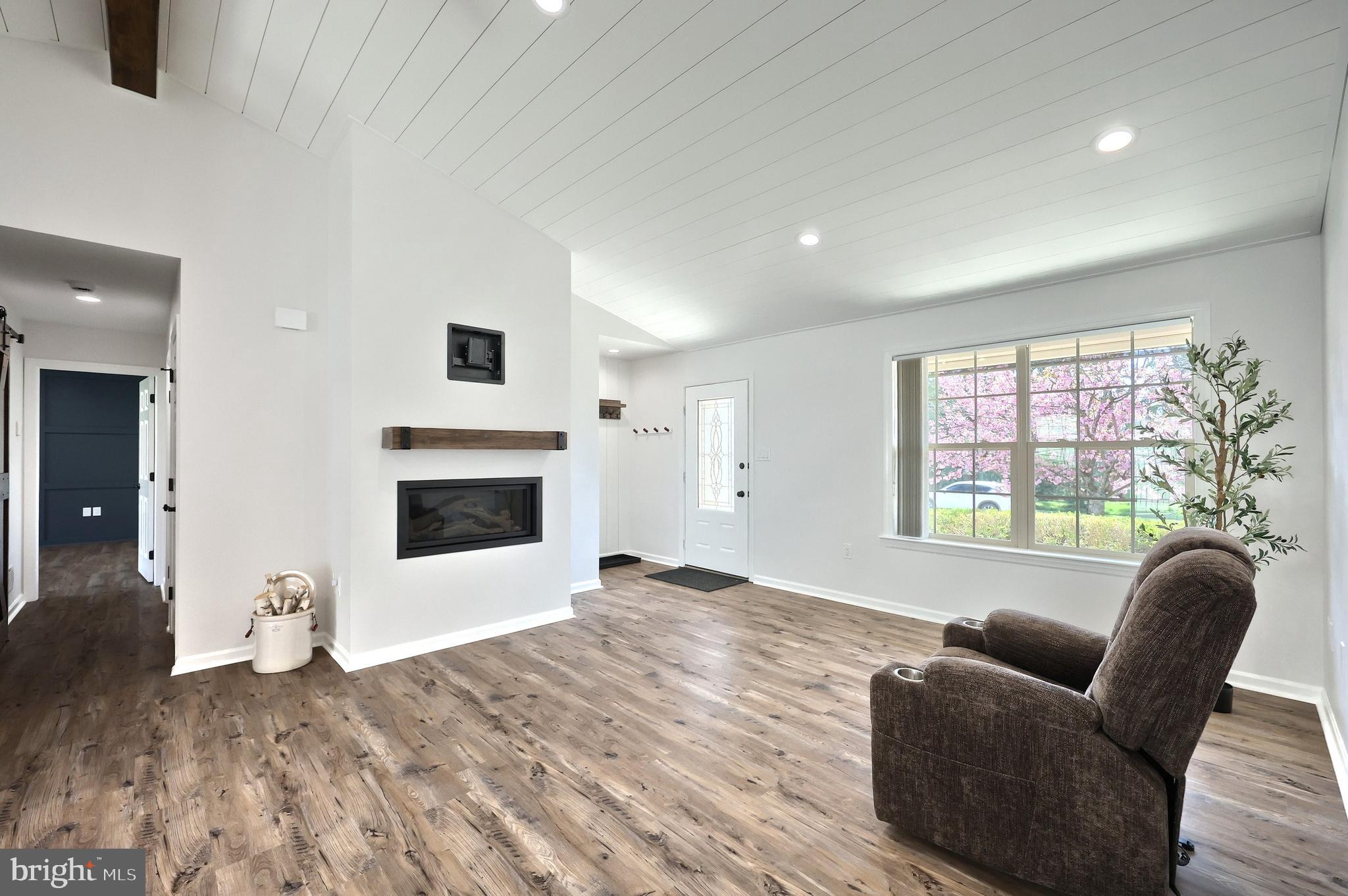 ALLYSON'S CROSSING - Residential