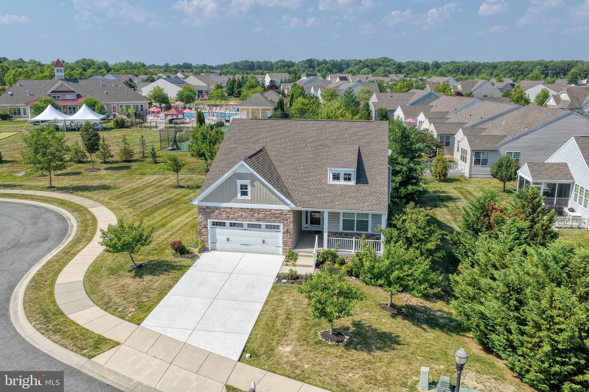 1502 ARROWOOD COURT