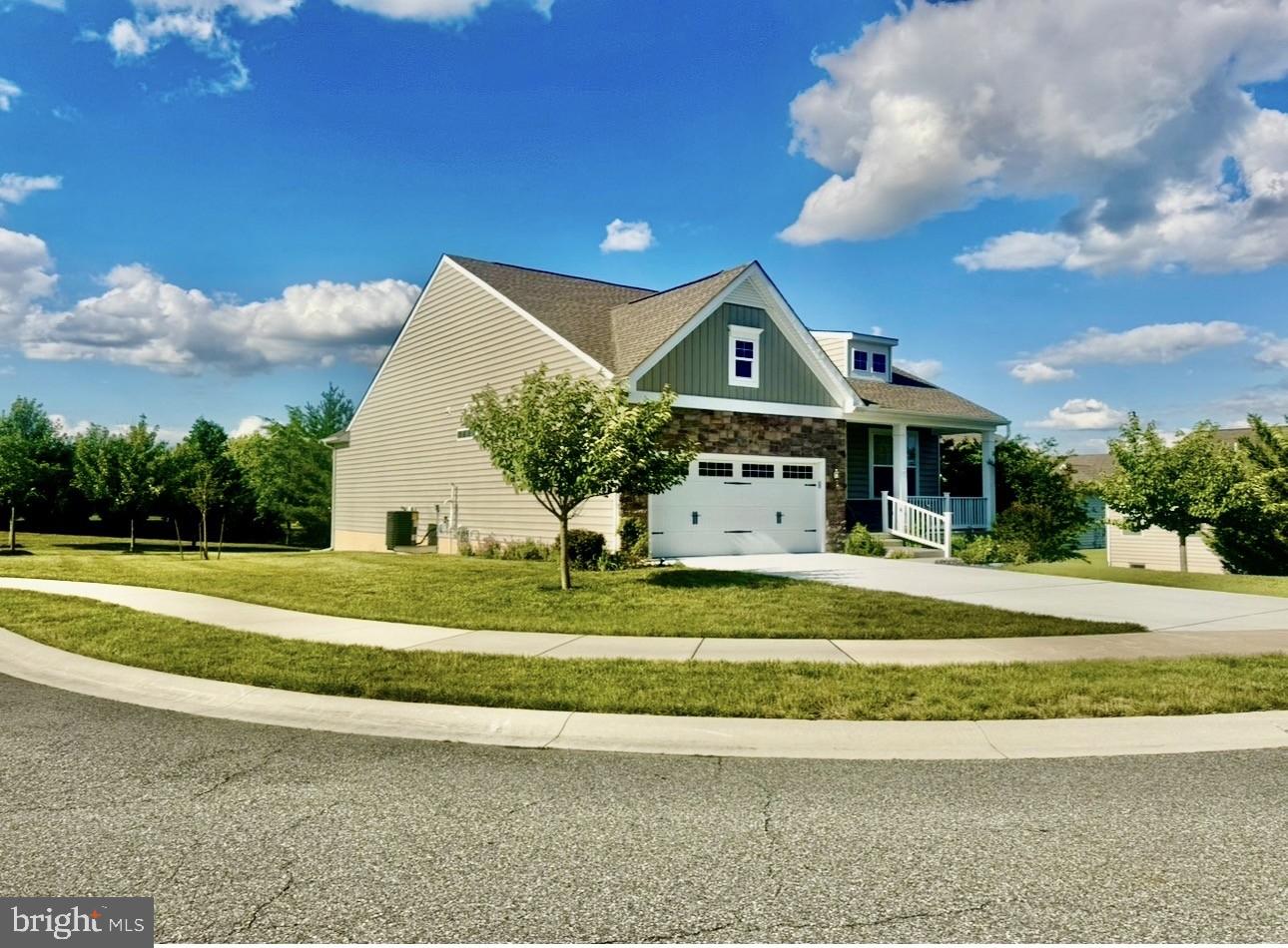 1502 ARROWOOD COURT