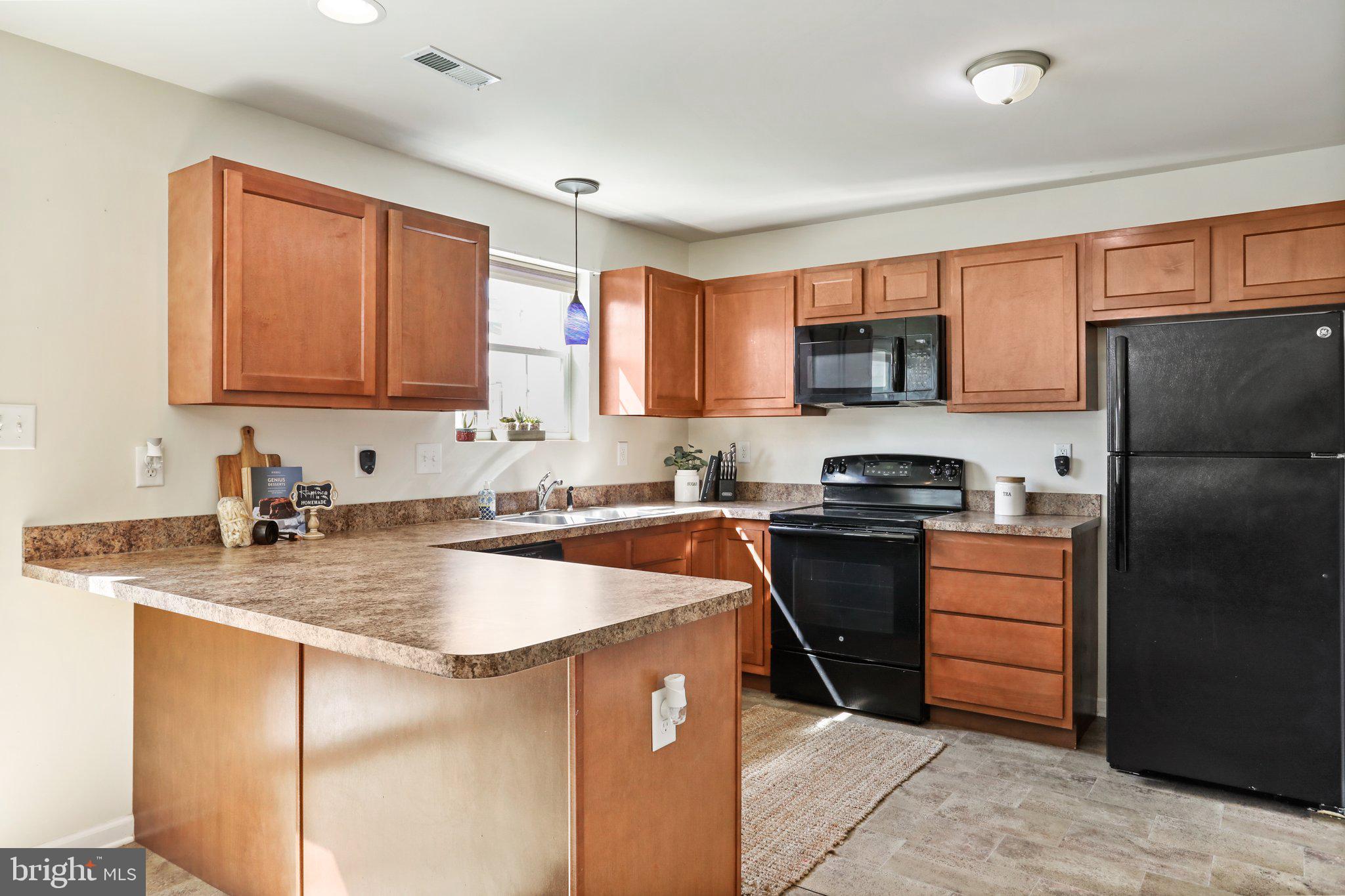 INWOOD VILLAGE - Residential