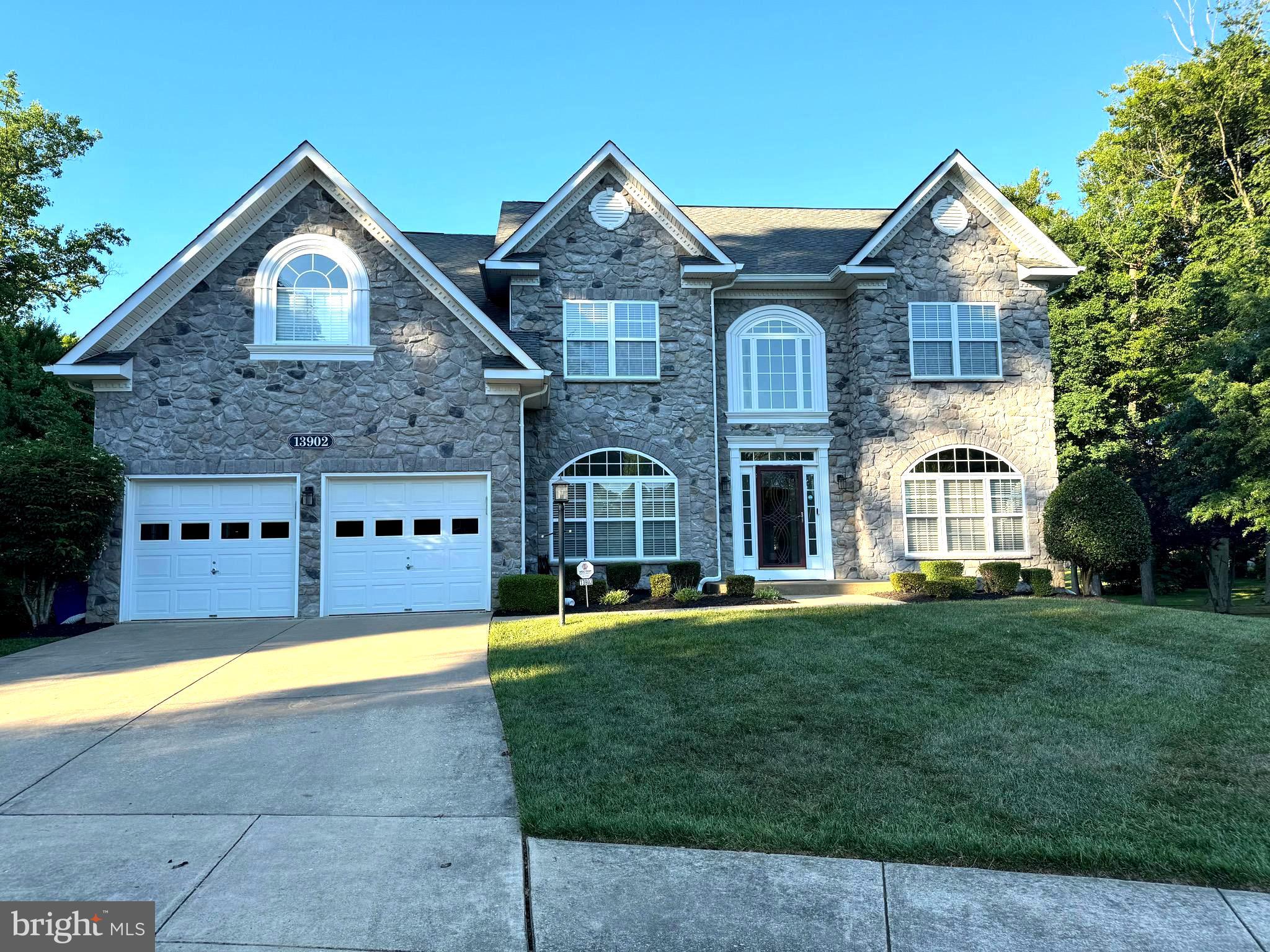 13902 LAKE MEADOWS DRIVE