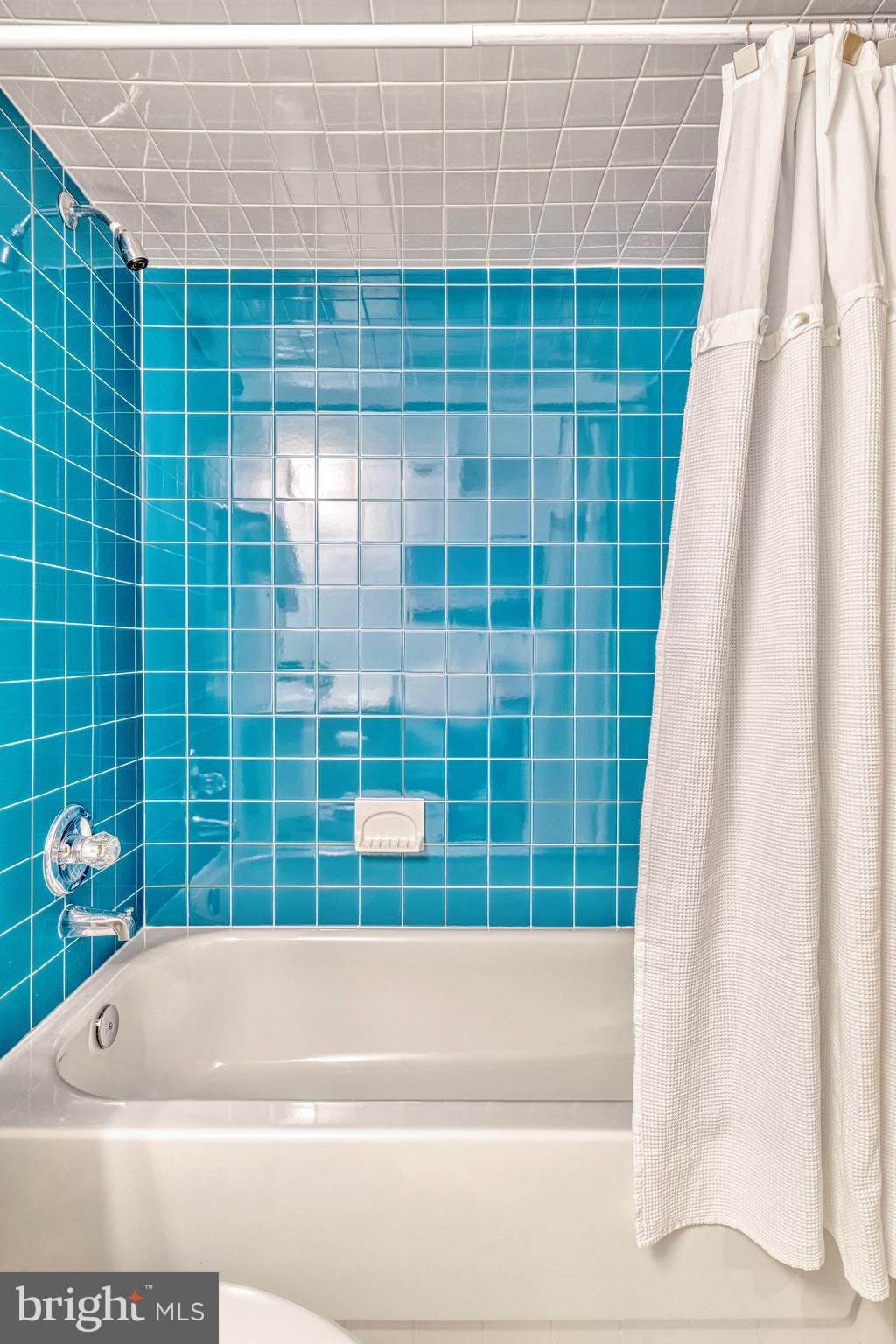 CENTURY OAK - Residential