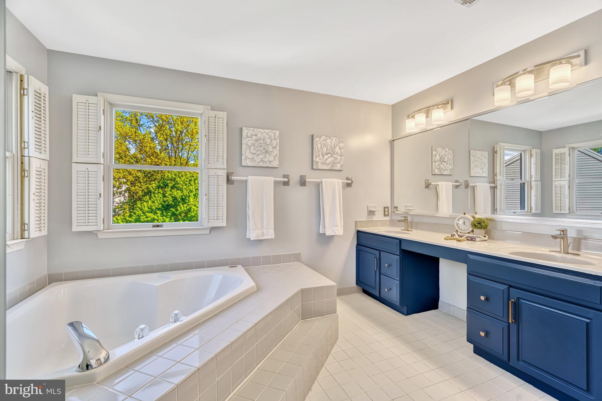 CENTURY OAK - Residential