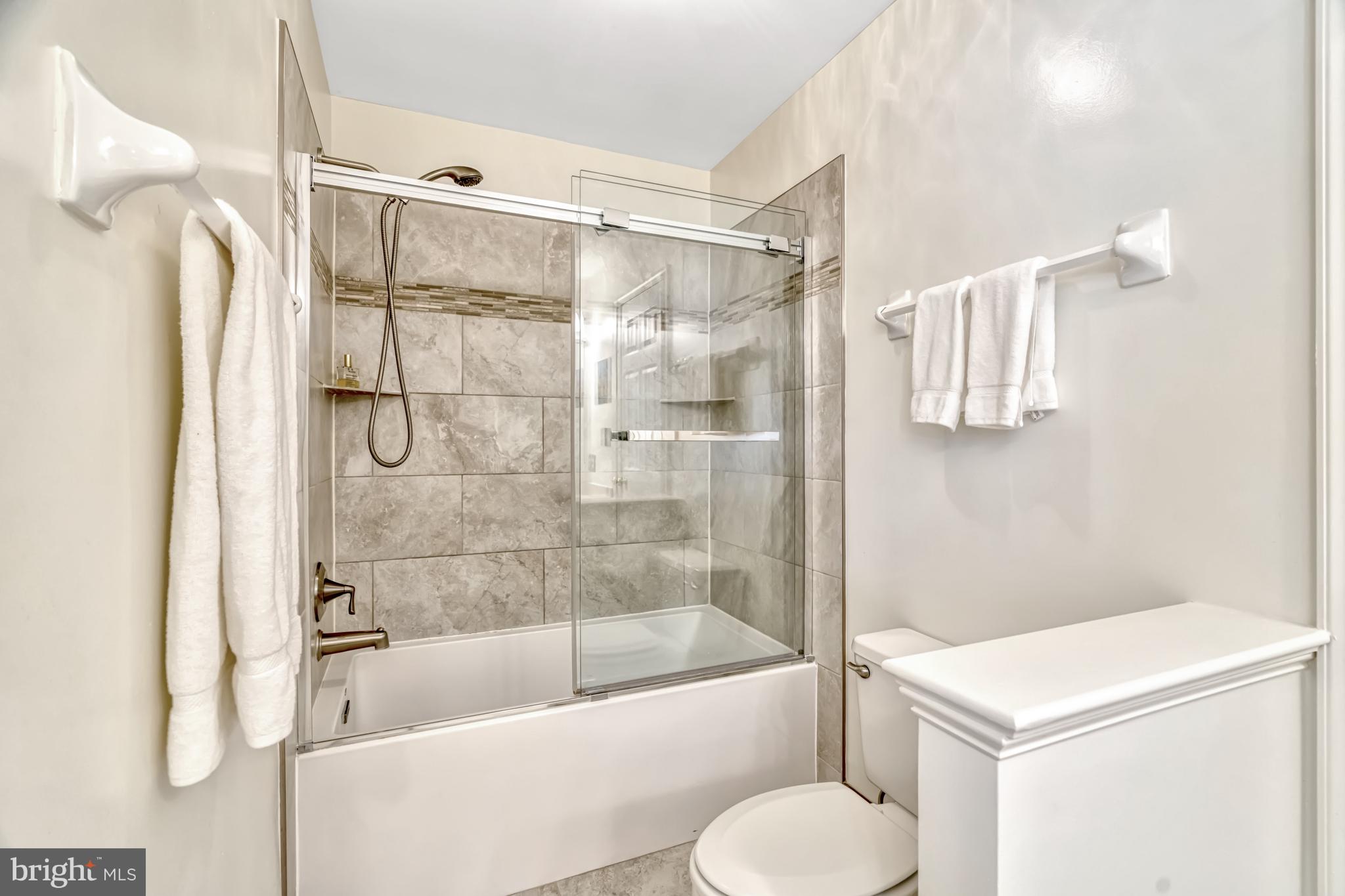 CENTURY OAK - Residential