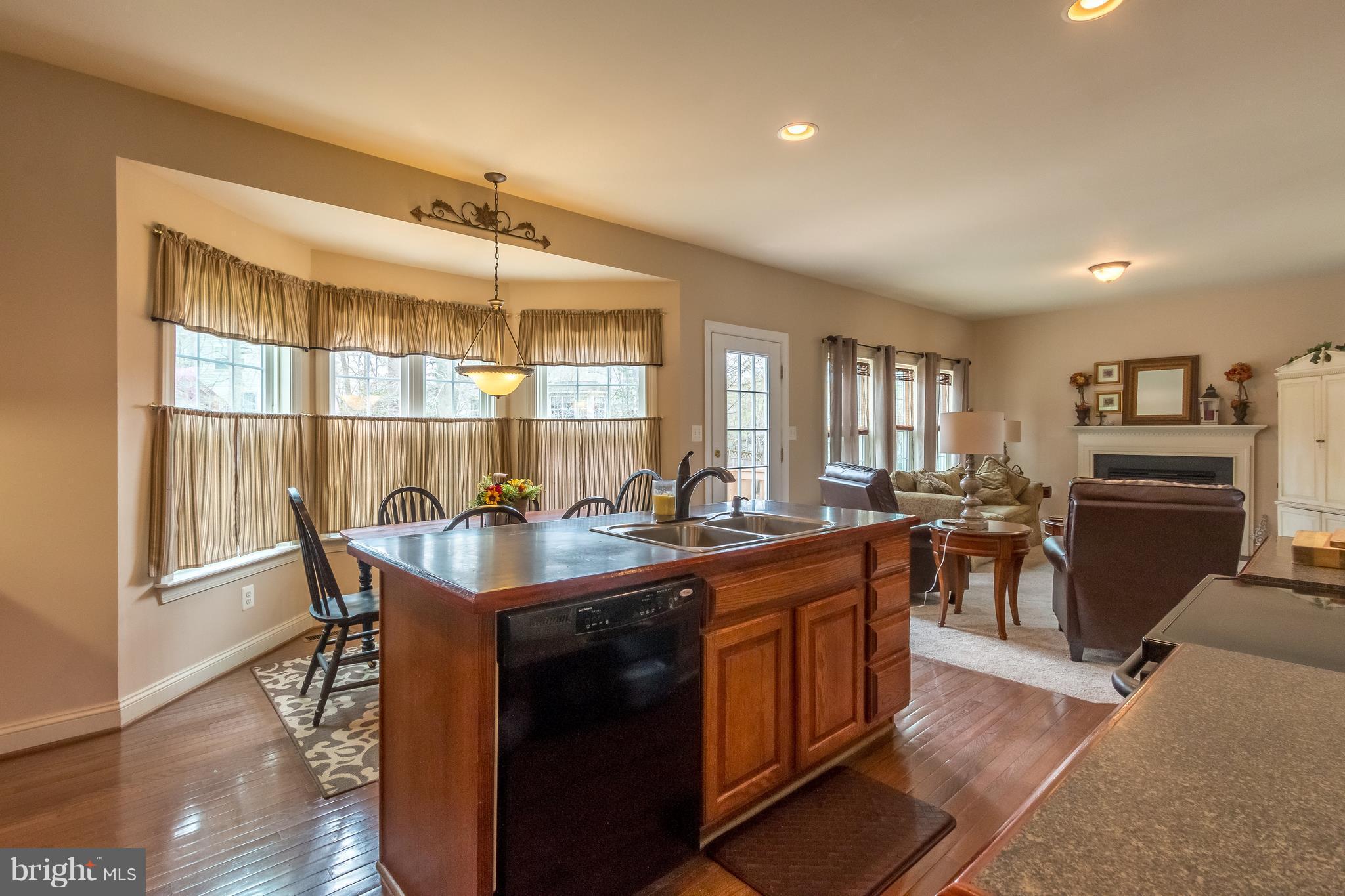 ACADEMY HILLS - Residential