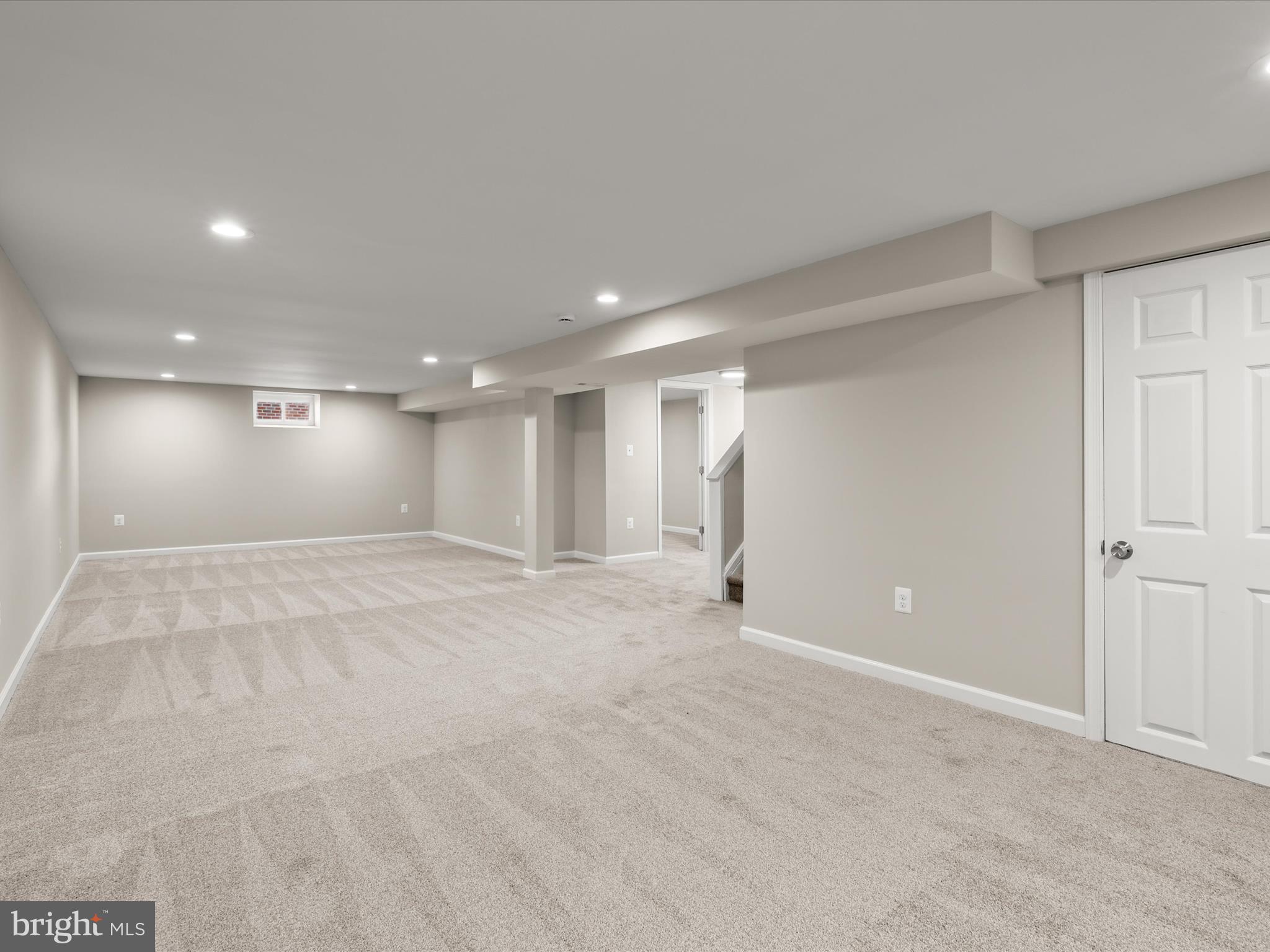 WINDSOR FARMS - Residential