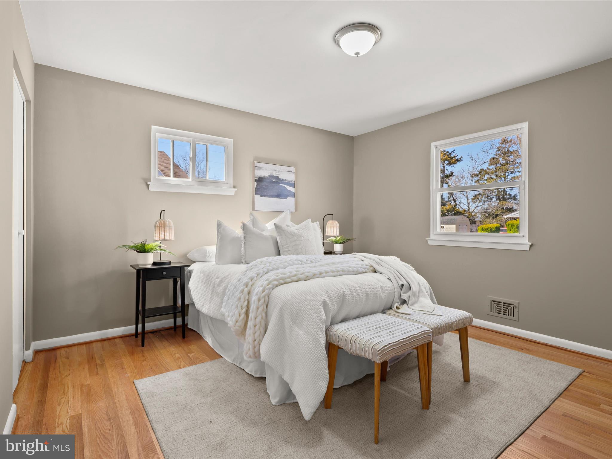 WINDSOR FARMS - Residential