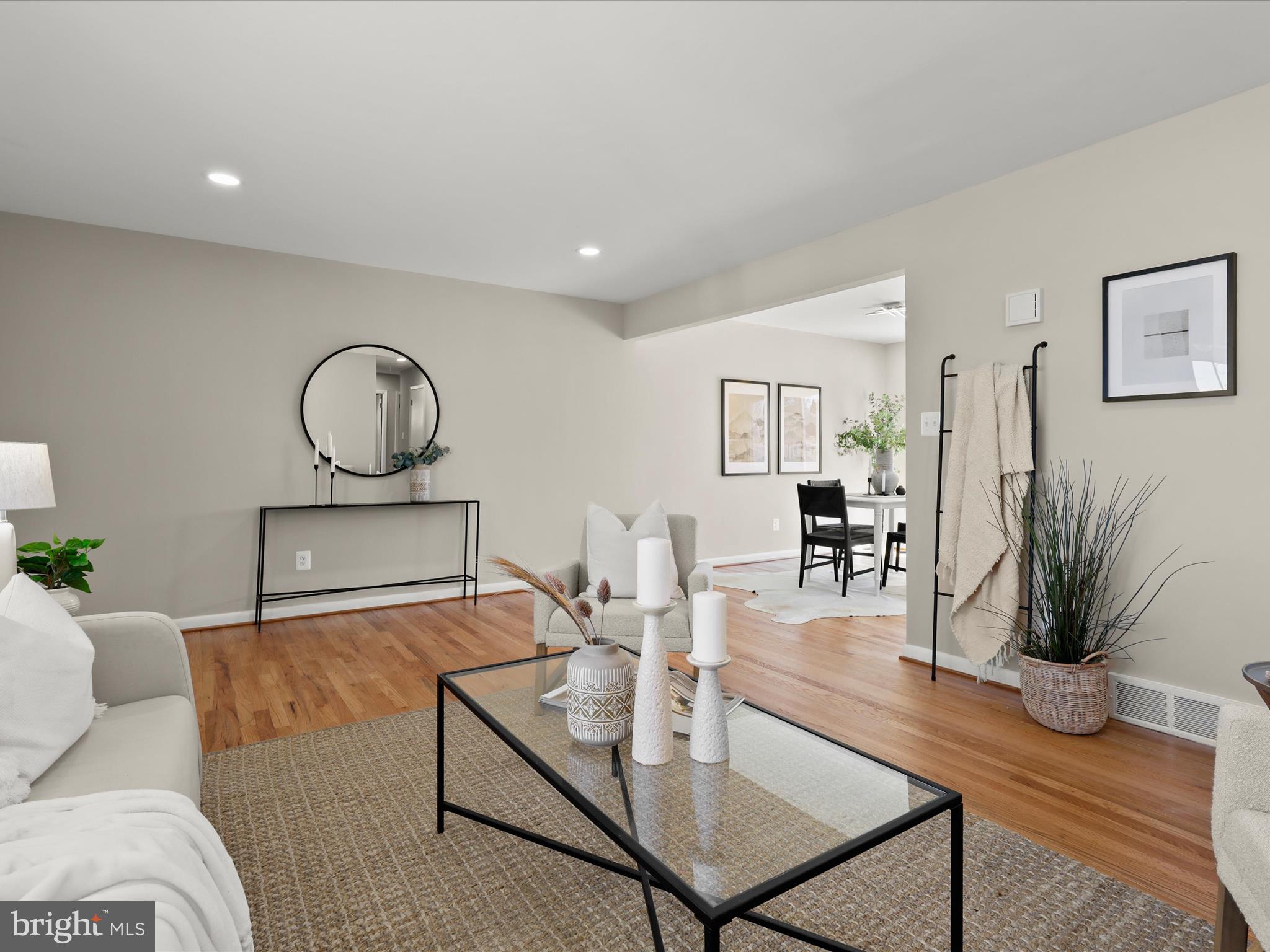 WINDSOR FARMS - Residential