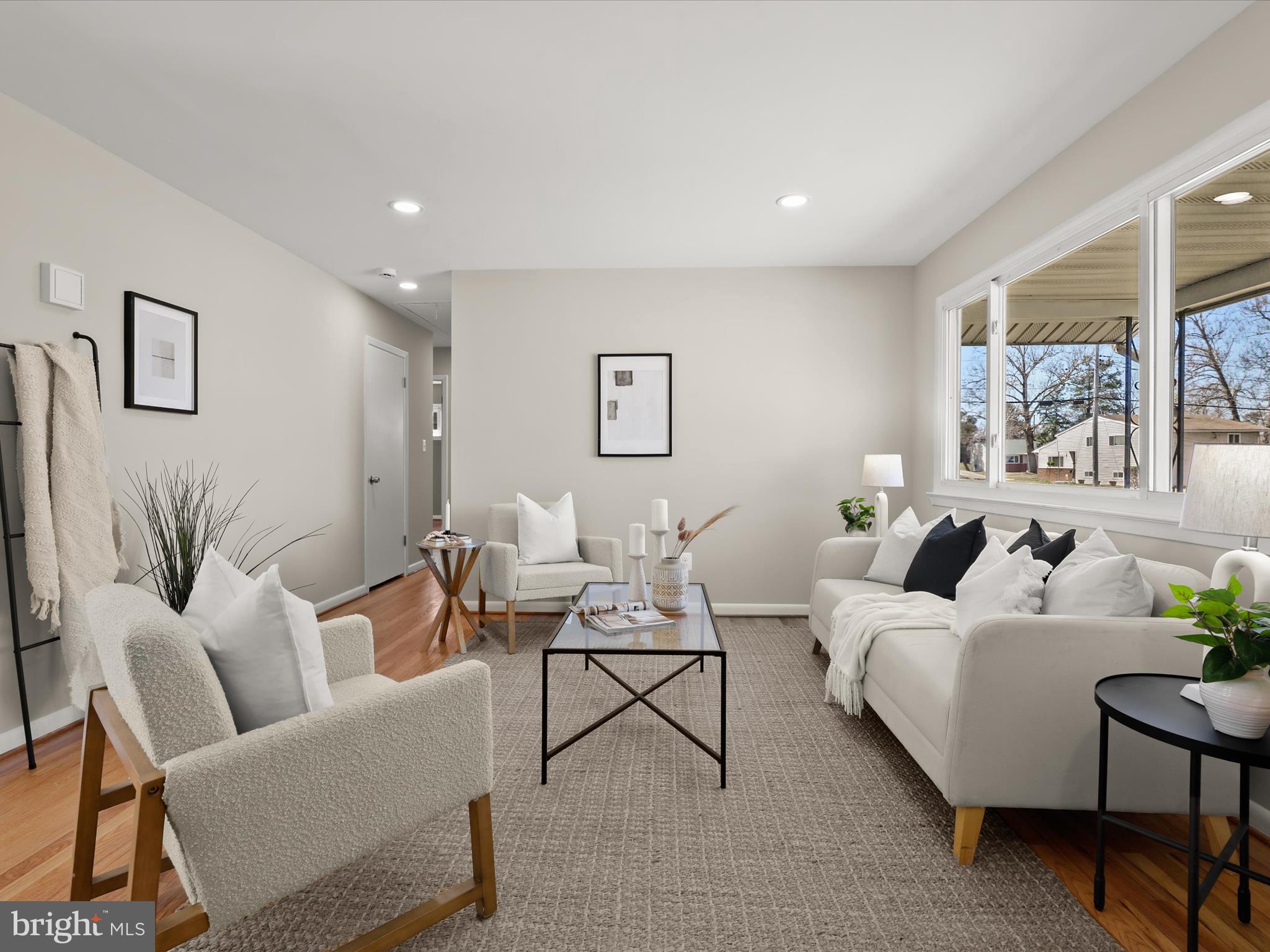 WINDSOR FARMS - Residential