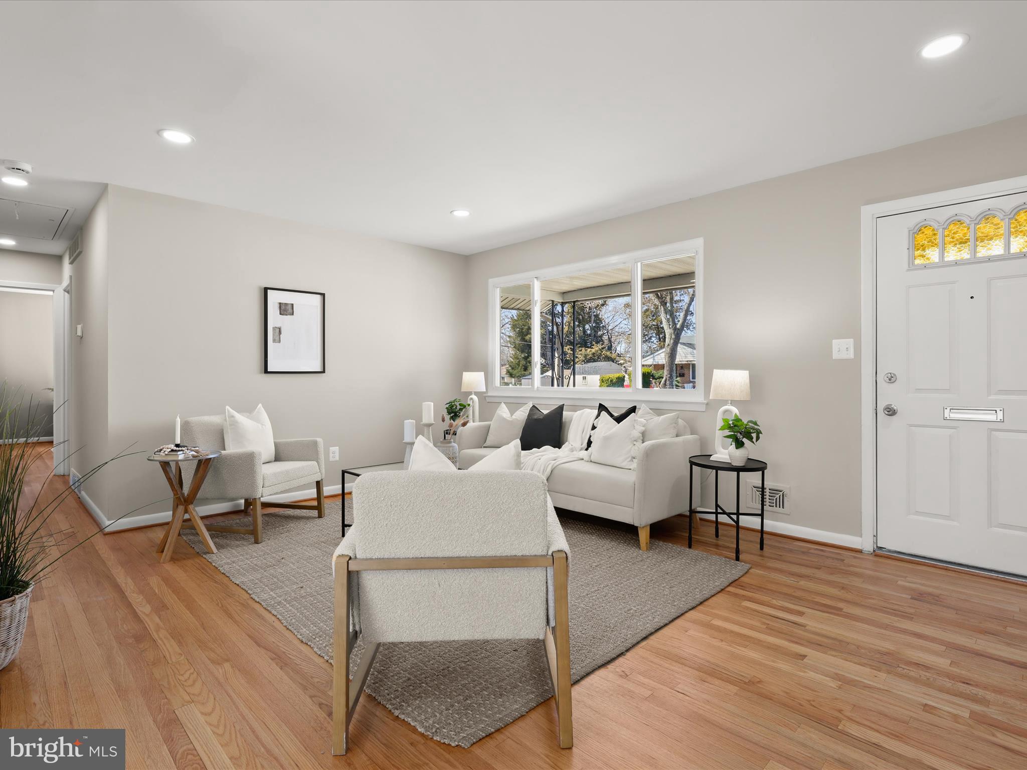 WINDSOR FARMS - Residential