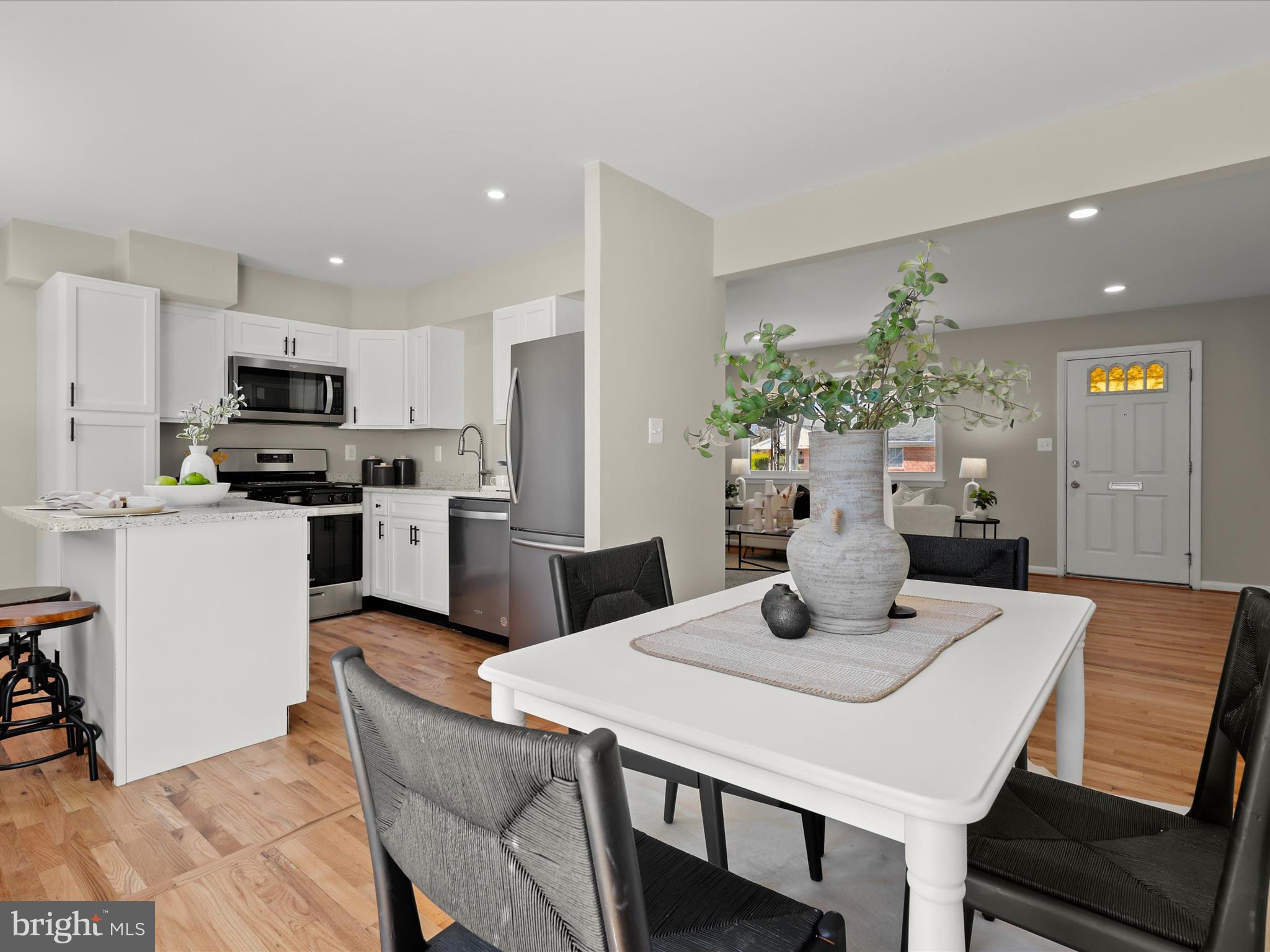 WINDSOR FARMS - Residential