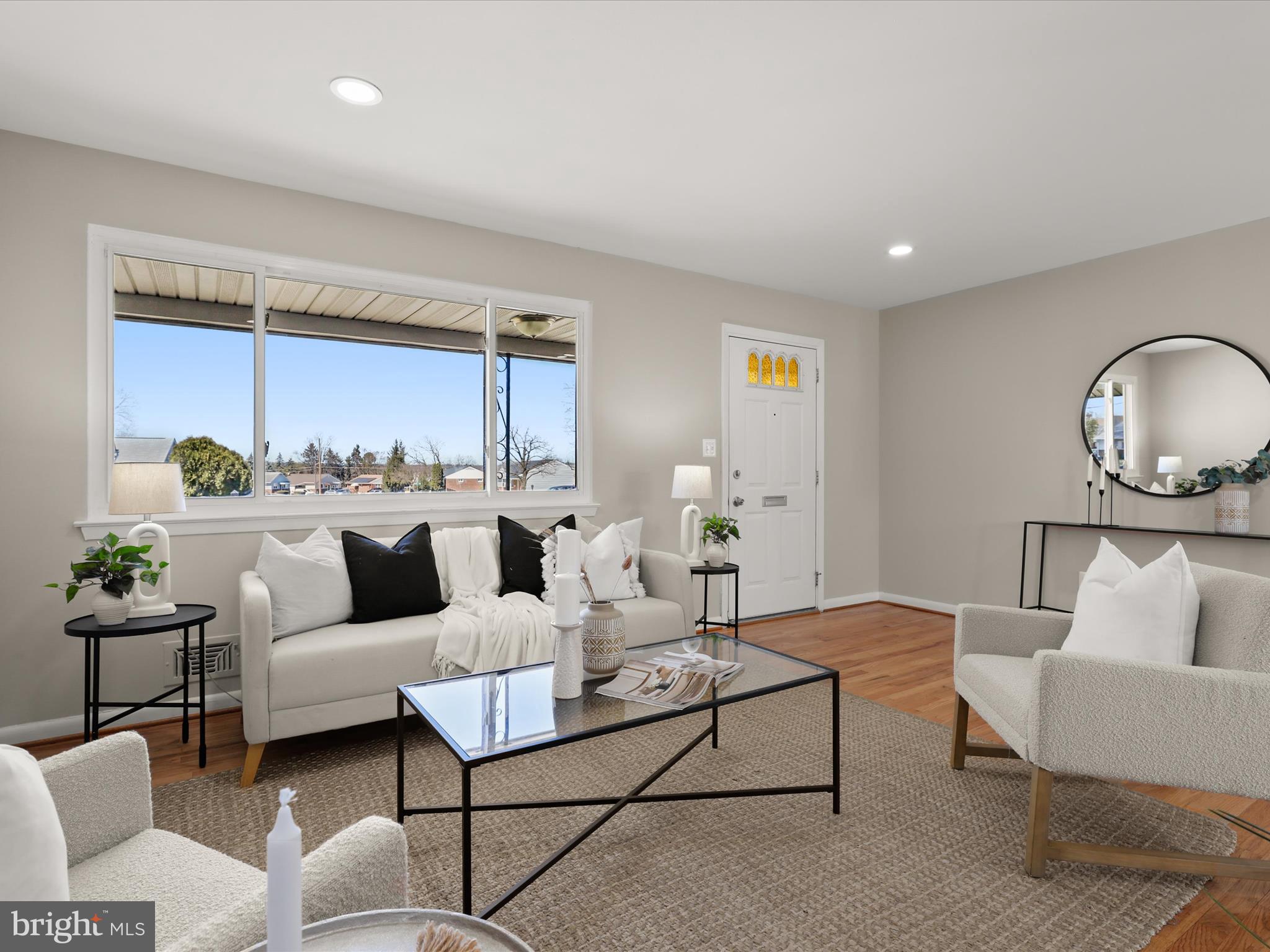 WINDSOR FARMS - Residential